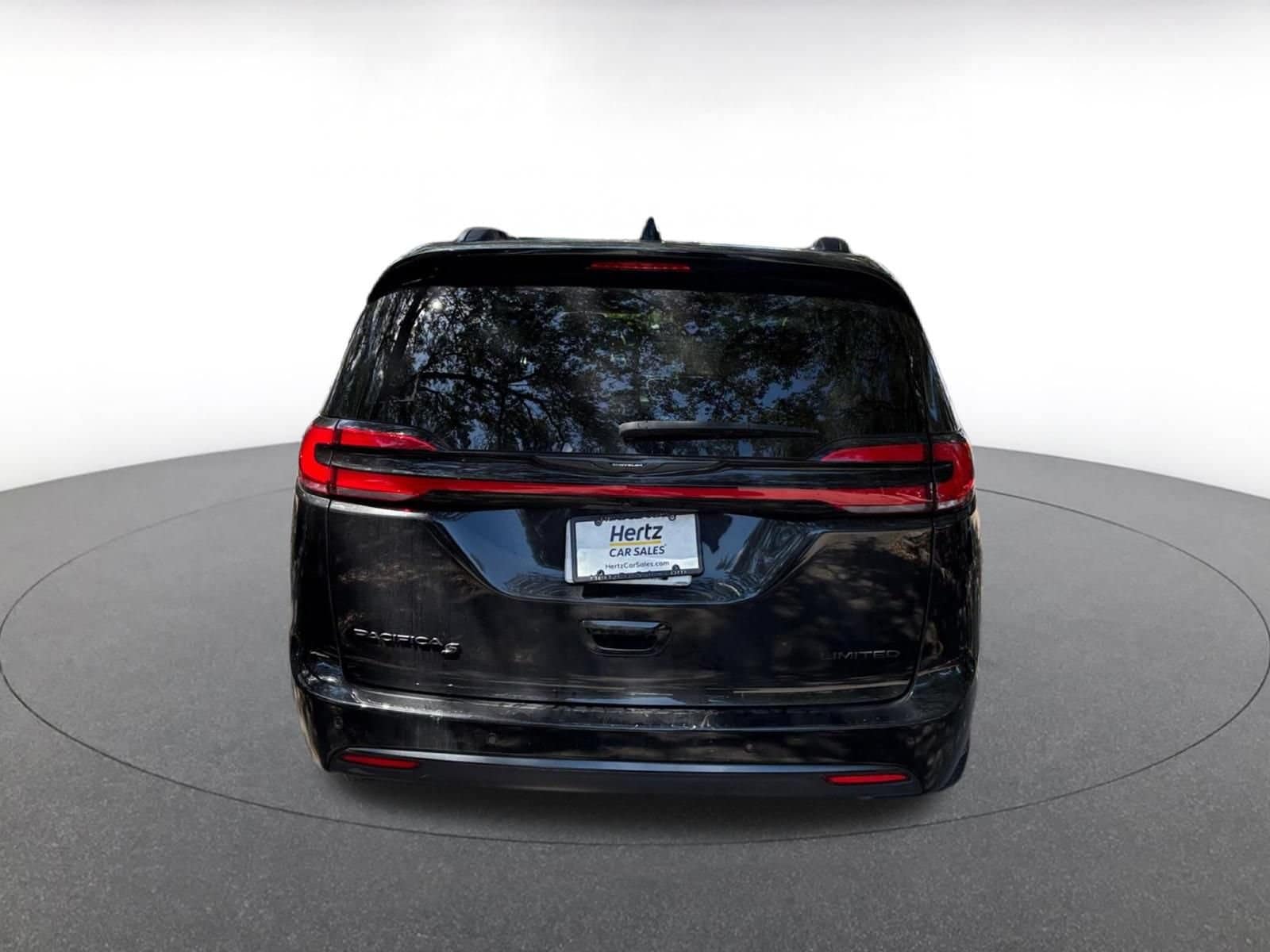 Thumbnail: 2025 Chrysler Pacifica - 6