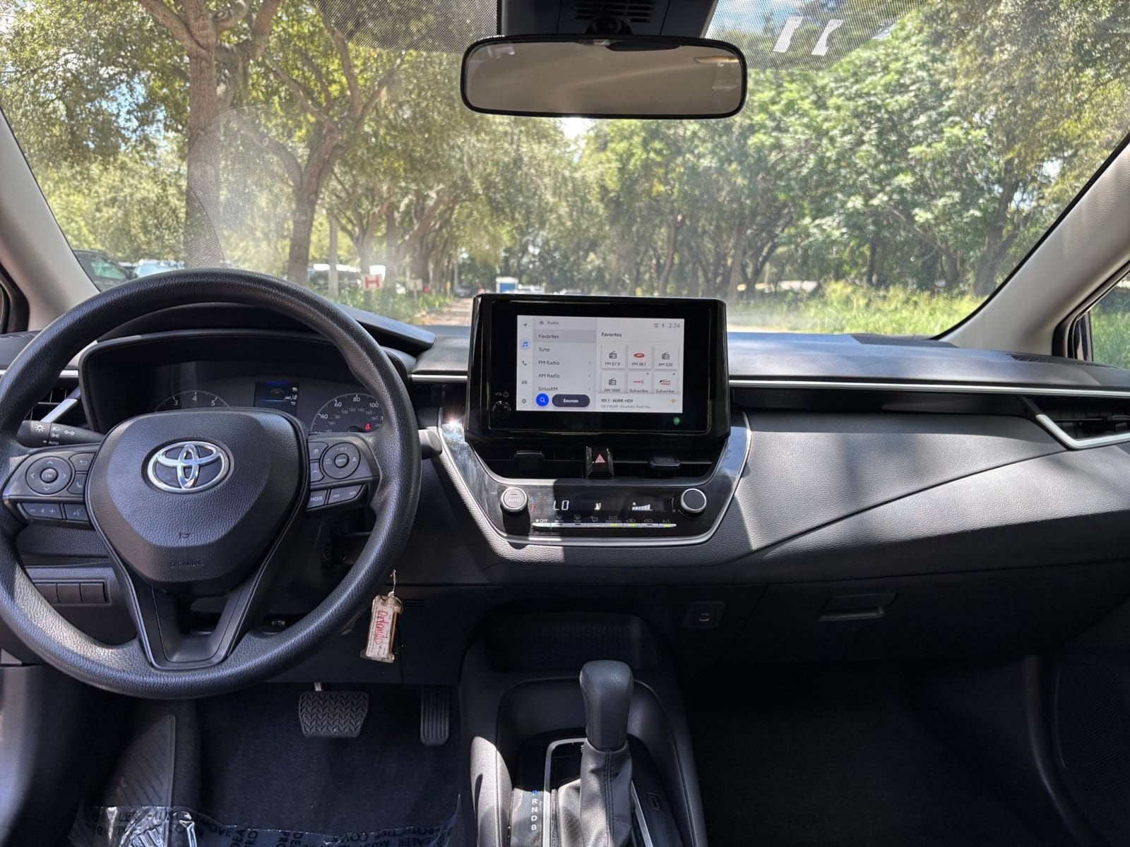 Thumbnail: 2025 Toyota Corolla - 32