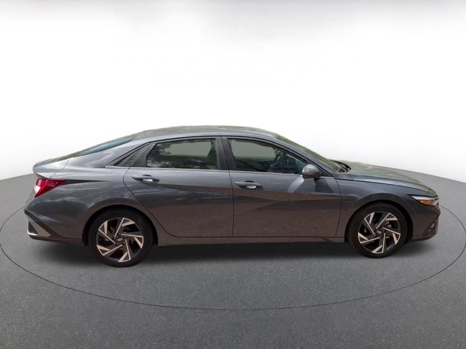 Thumbnail: 2025 Hyundai Elantra - 16