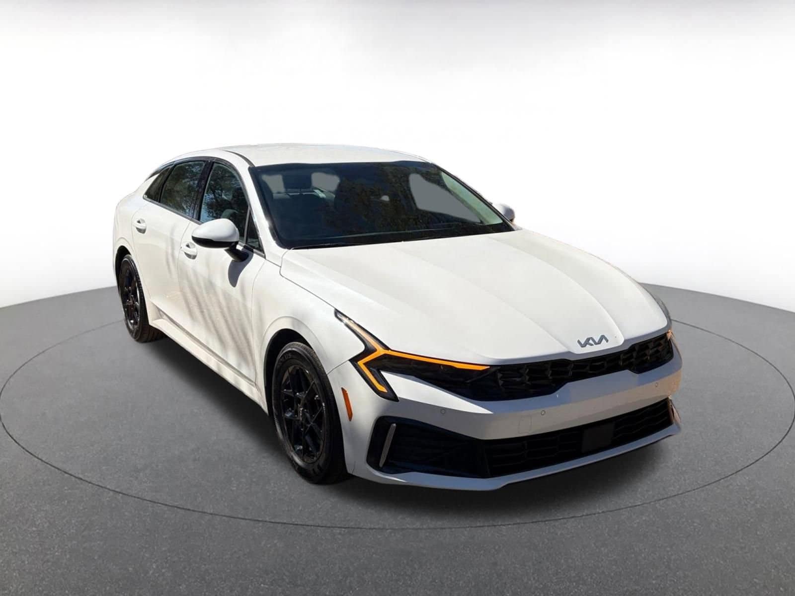 Thumbnail: 2025 Kia K5 - 1