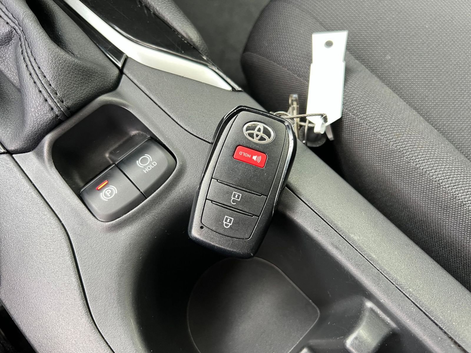 Thumbnail: 2025 Toyota Corolla Cross - 18