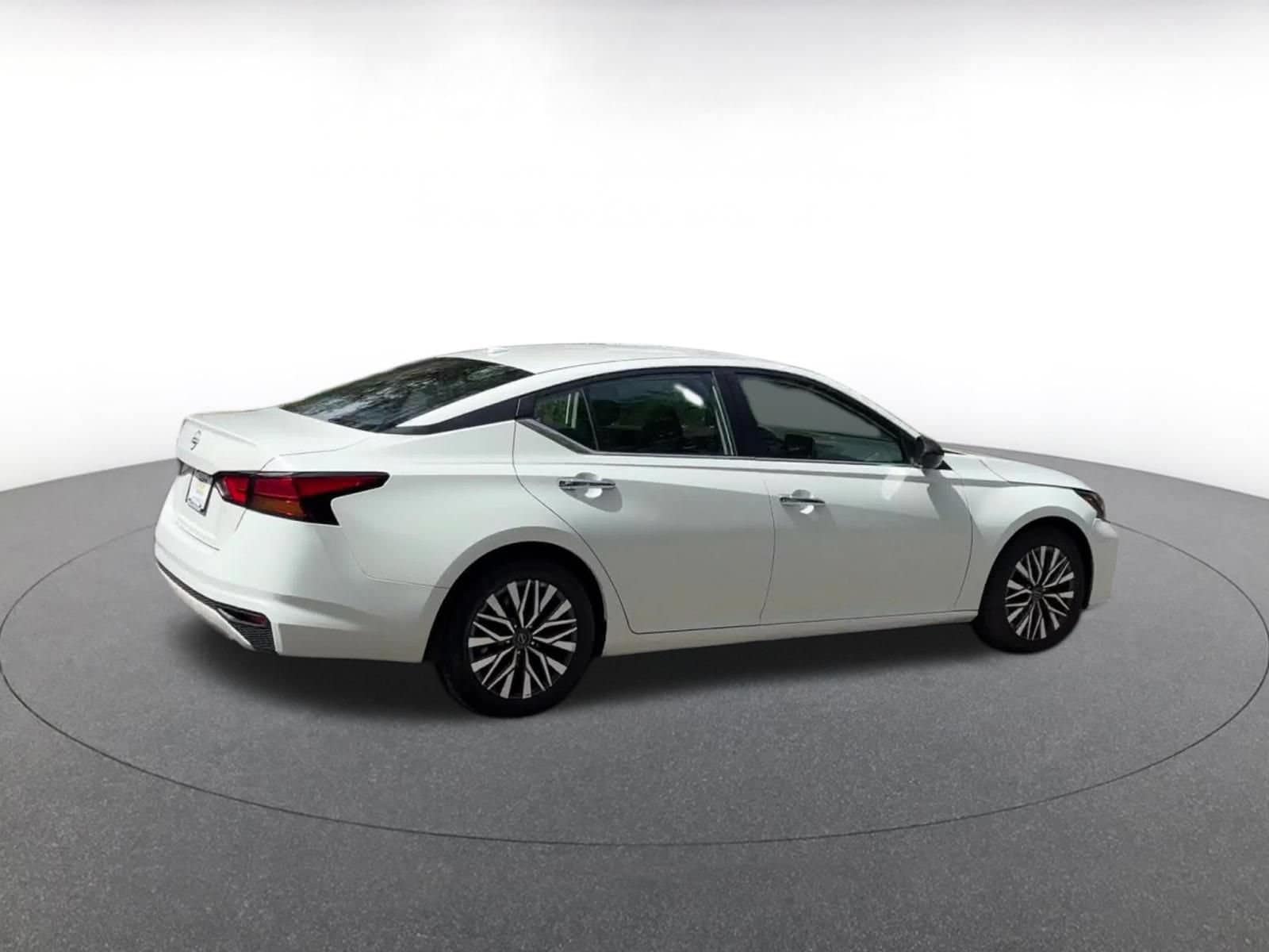 Thumbnail: 2025 Nissan Altima - 15