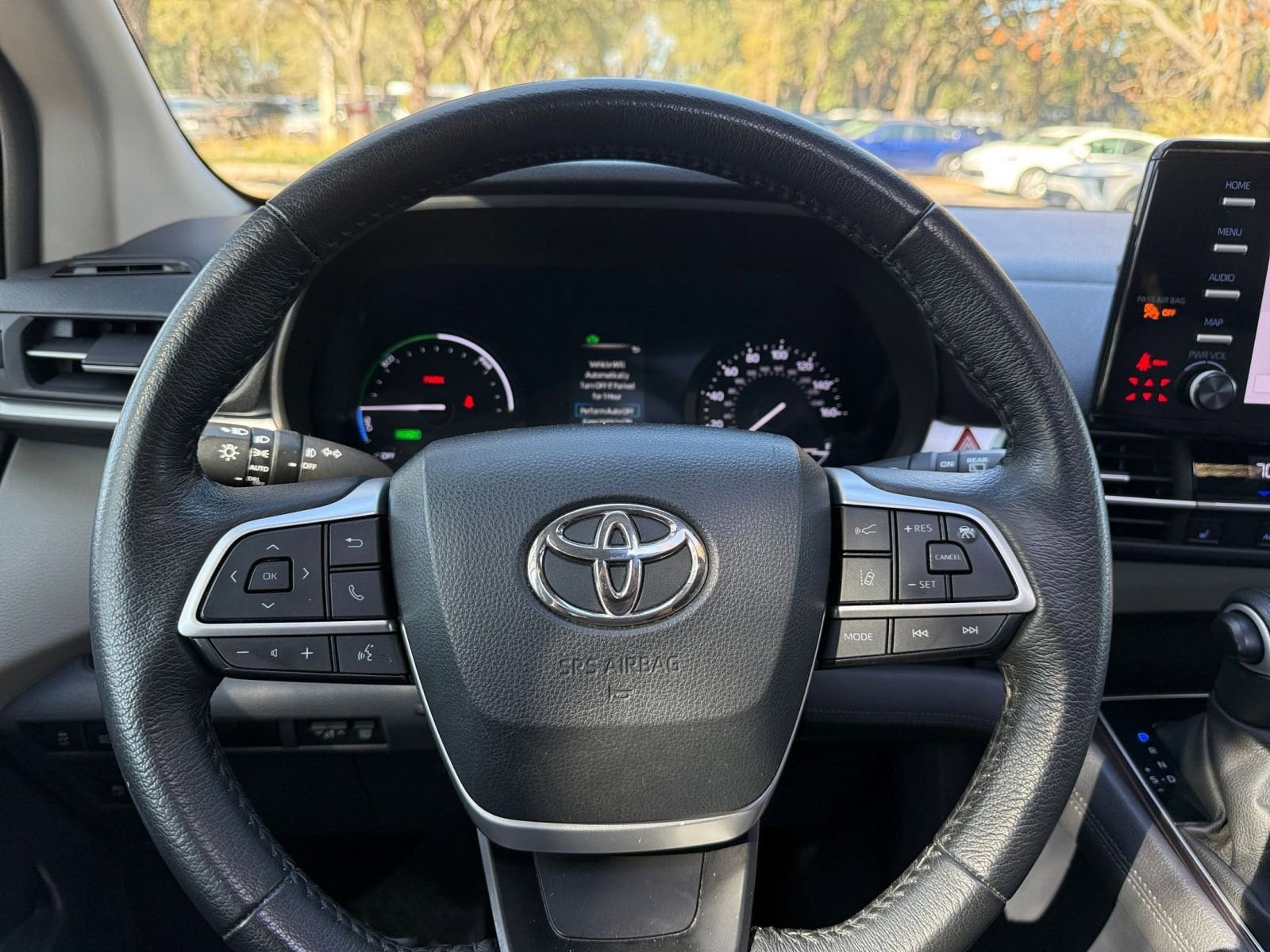 Thumbnail: 2023 Toyota Sienna - 28