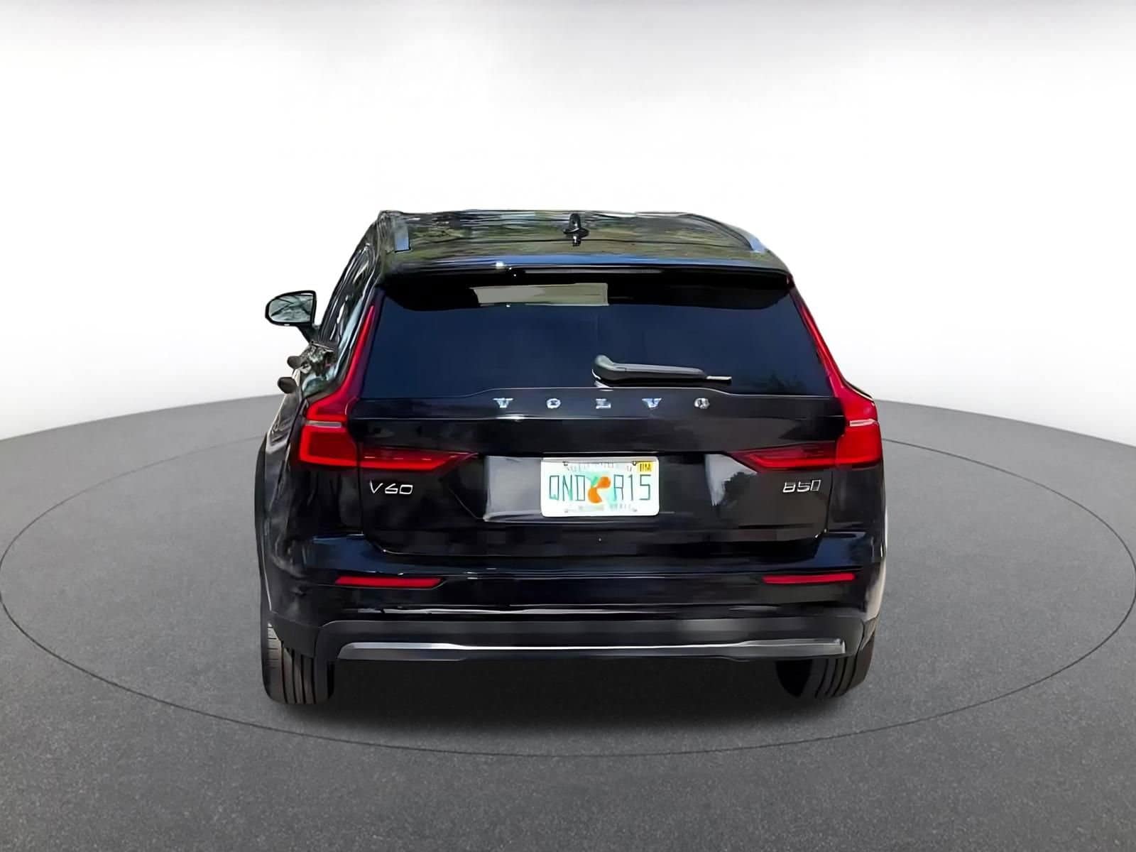 Thumbnail: 2025 Volvo S60 - 11