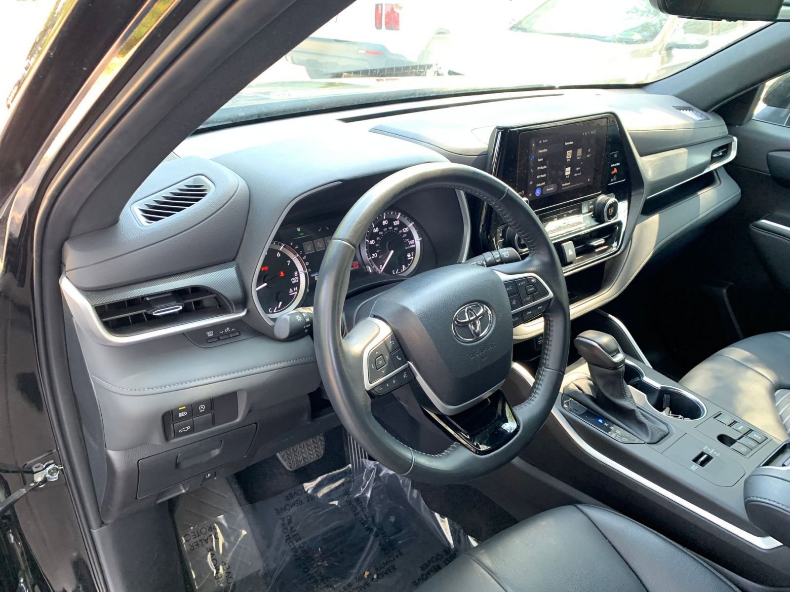 Thumbnail: 2024 Toyota Highlander - 28