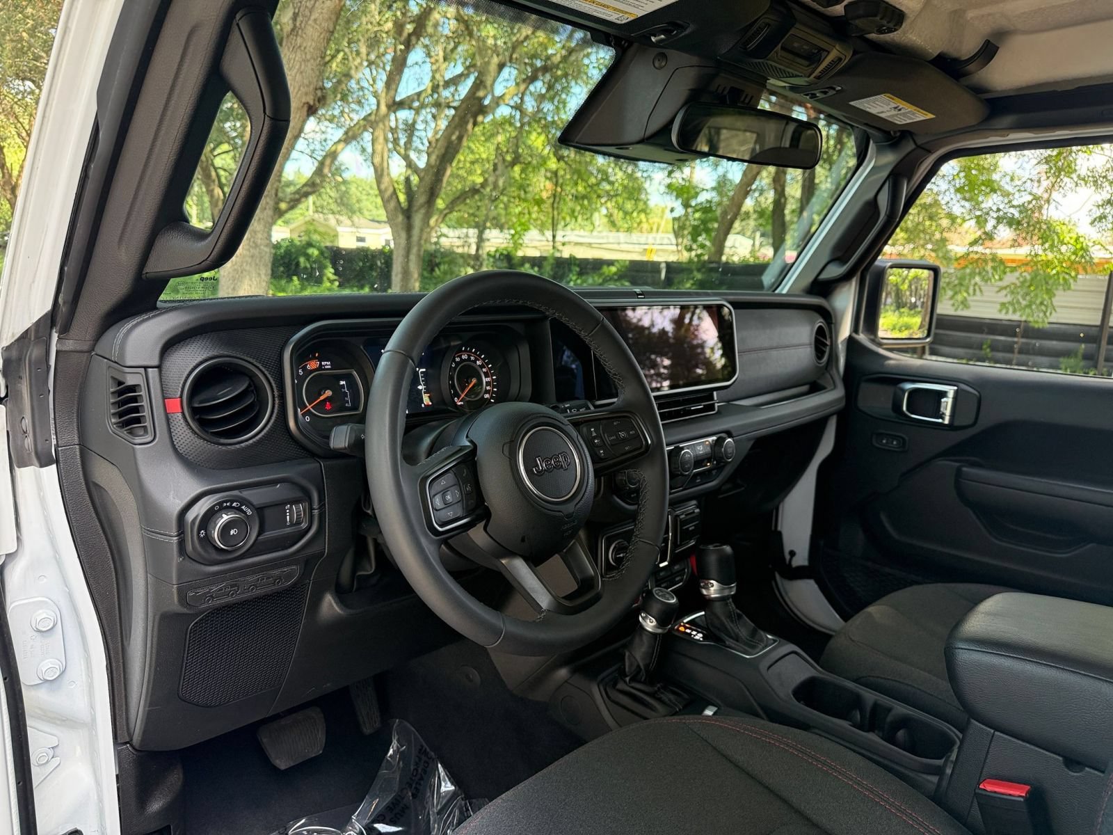 Thumbnail: 2025 Jeep Wrangler - 32