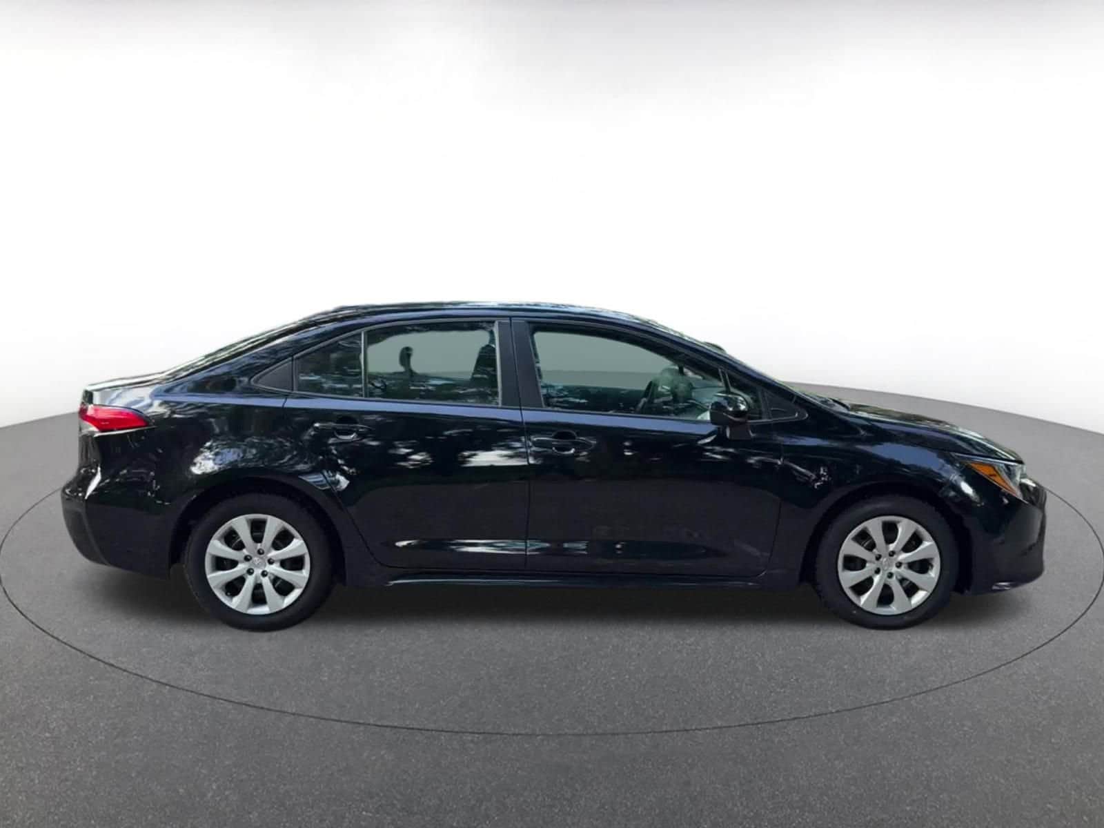 Thumbnail: 2023 Toyota Corolla - 16