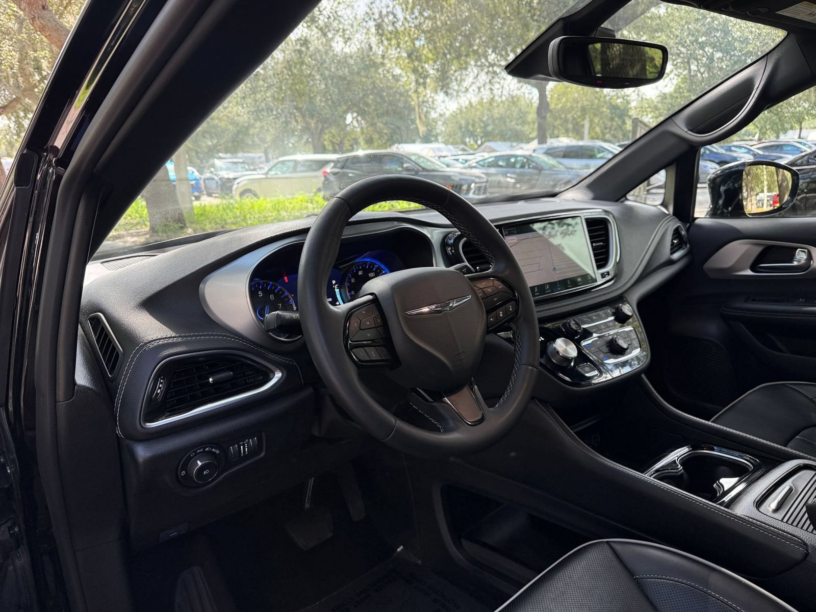 Thumbnail: 2025 Chrysler Pacifica - 35