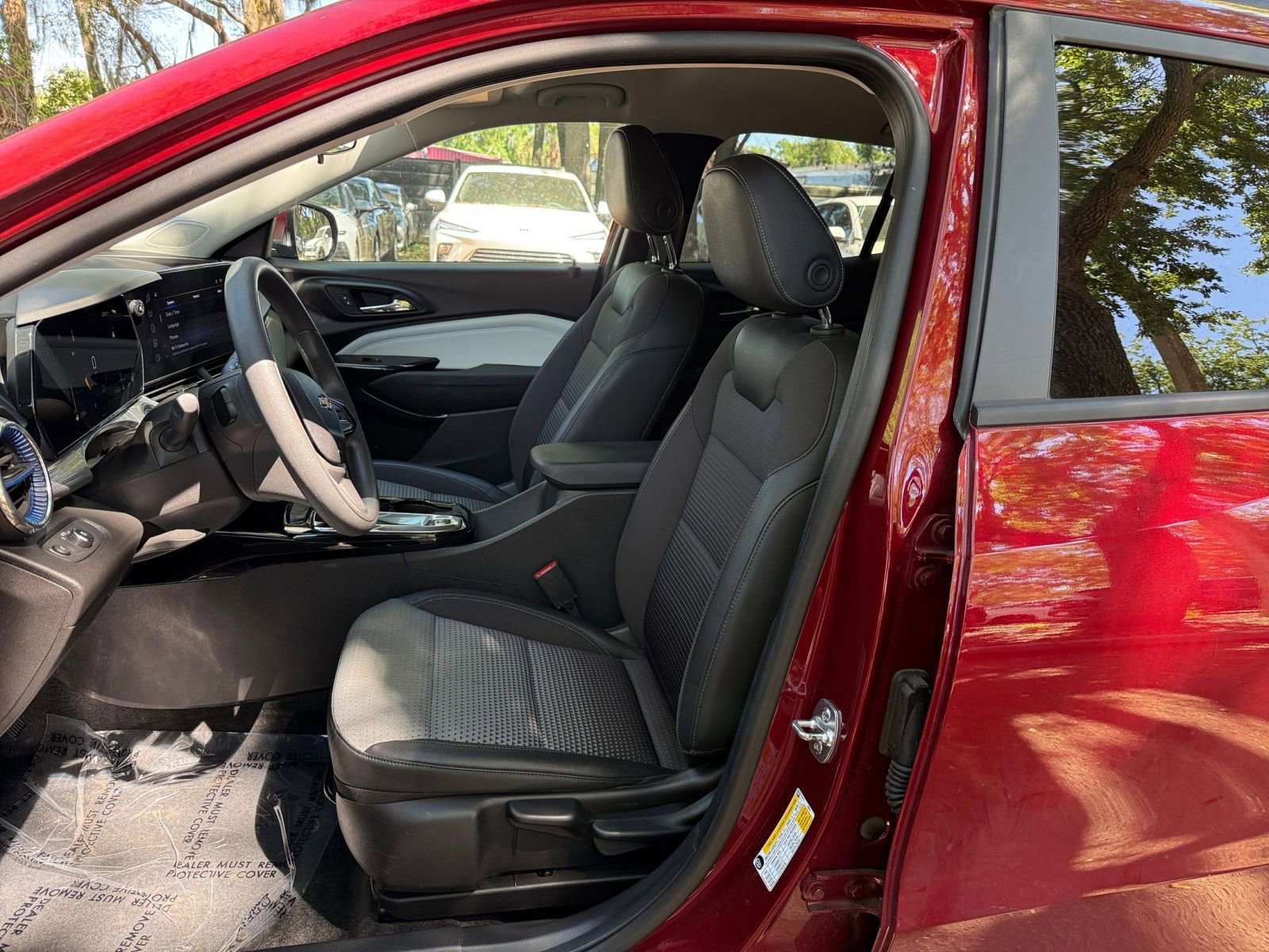 Thumbnail: 2025 Chevrolet Trax - 31