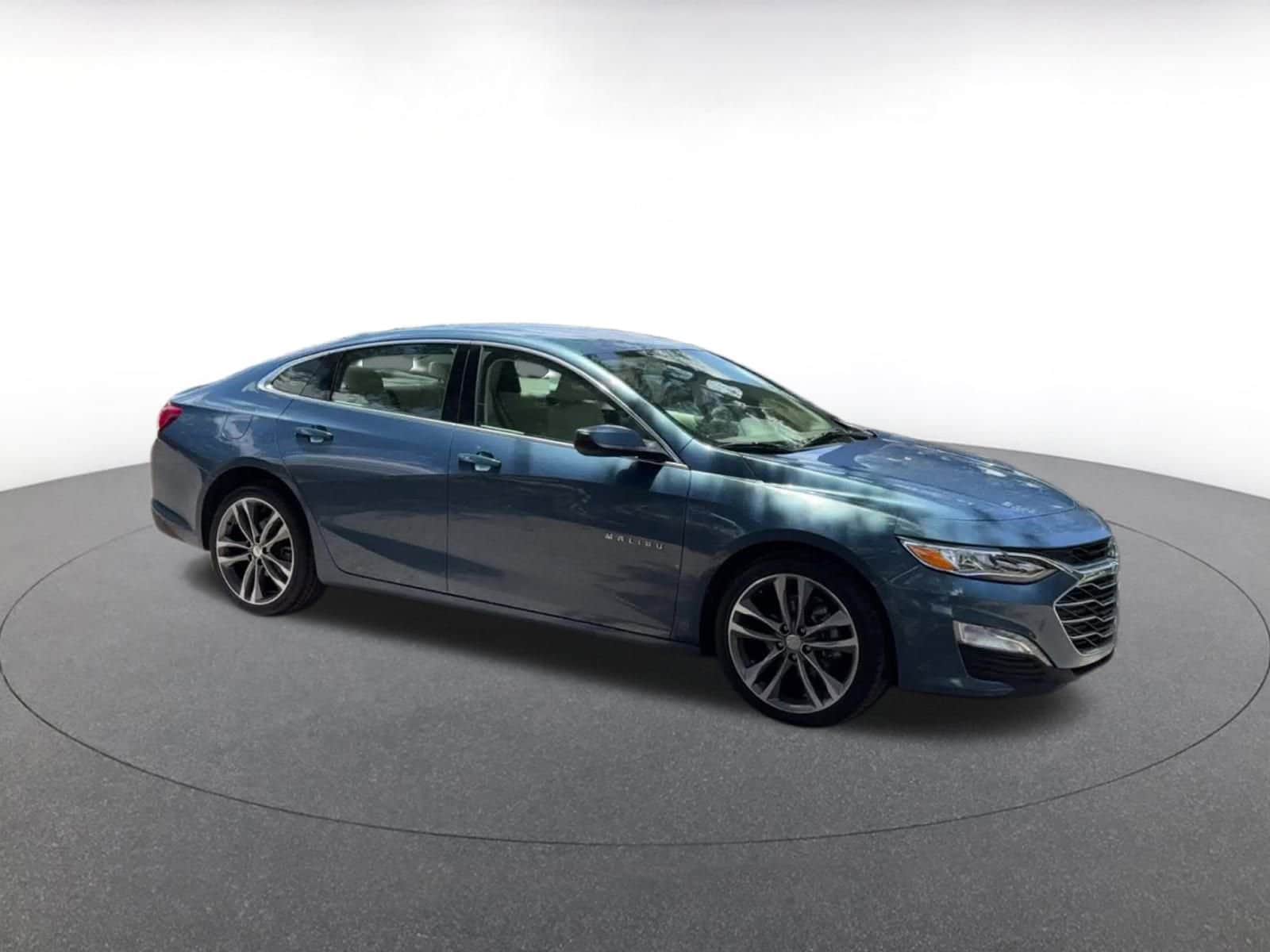 Thumbnail: 2024 Chevrolet Malibu - 2