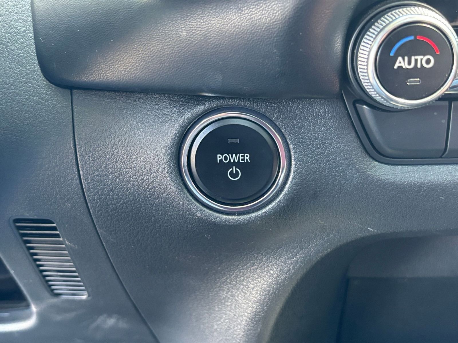 Thumbnail: 2025 Mazda CX-50 - 25