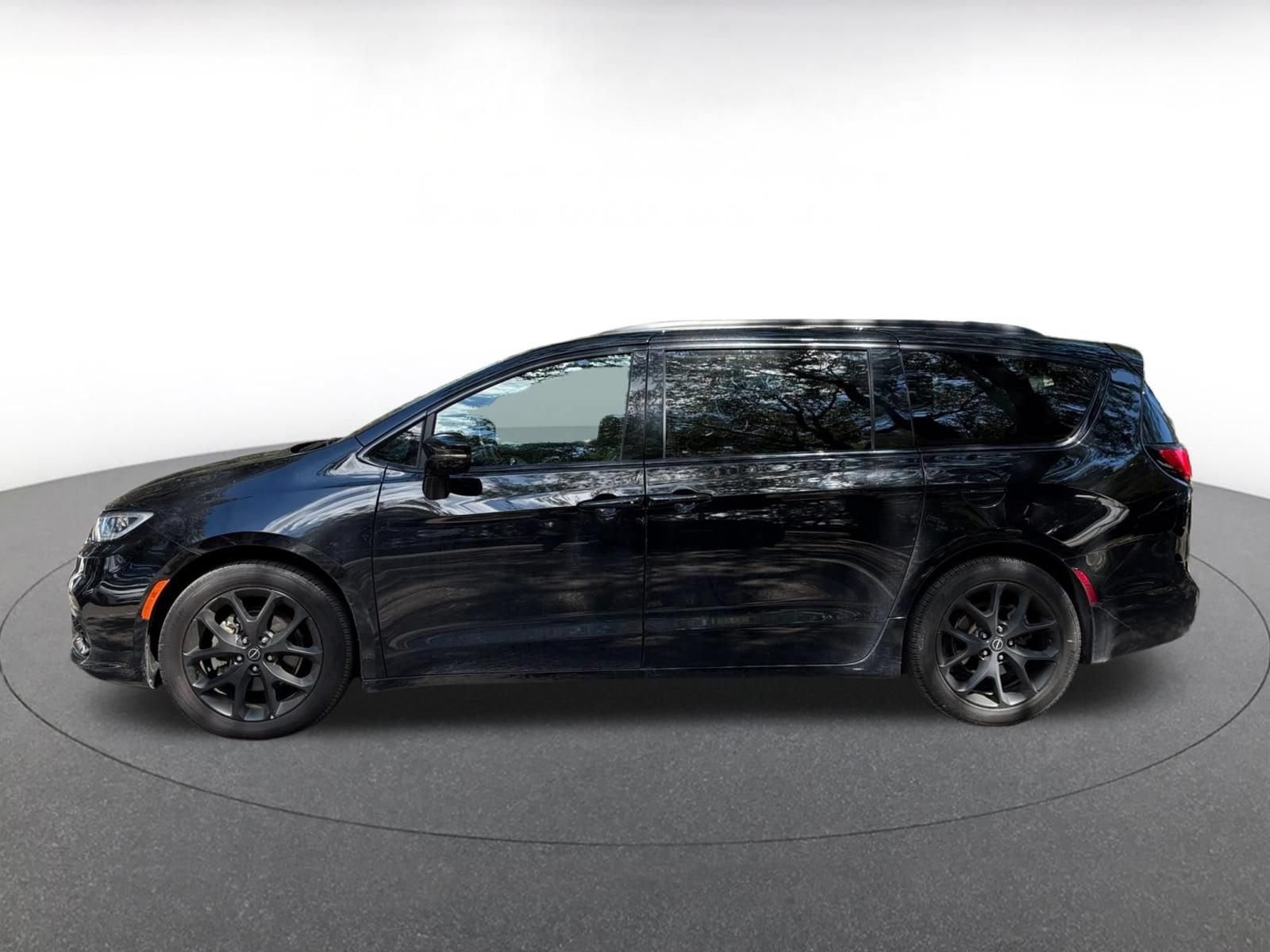 Thumbnail: 2025 Chrysler Pacifica - 4