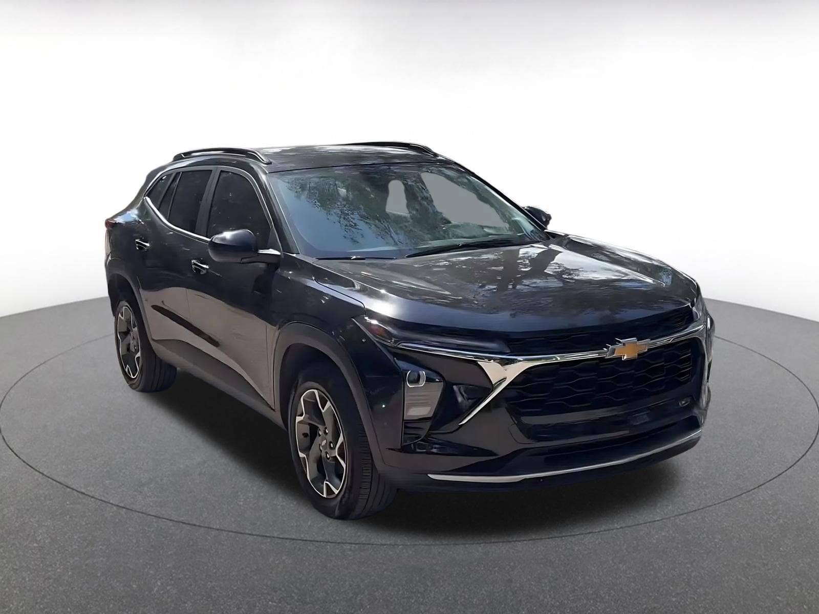 Thumbnail: 2025 Chevrolet Trax - 3