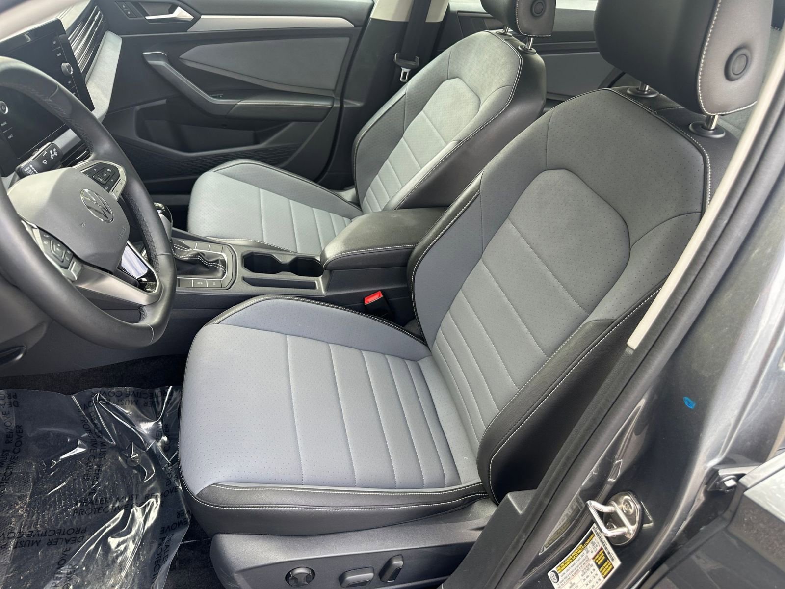 Thumbnail: 2025 Volkswagen Jetta - 32