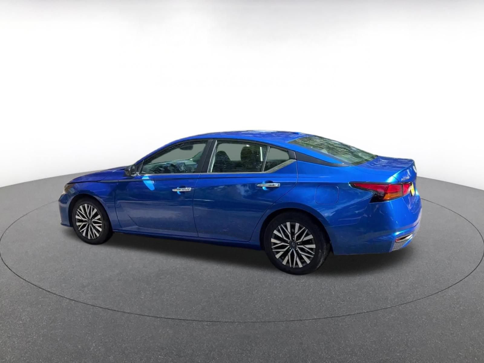 Thumbnail: 2025 Nissan Altima - 10