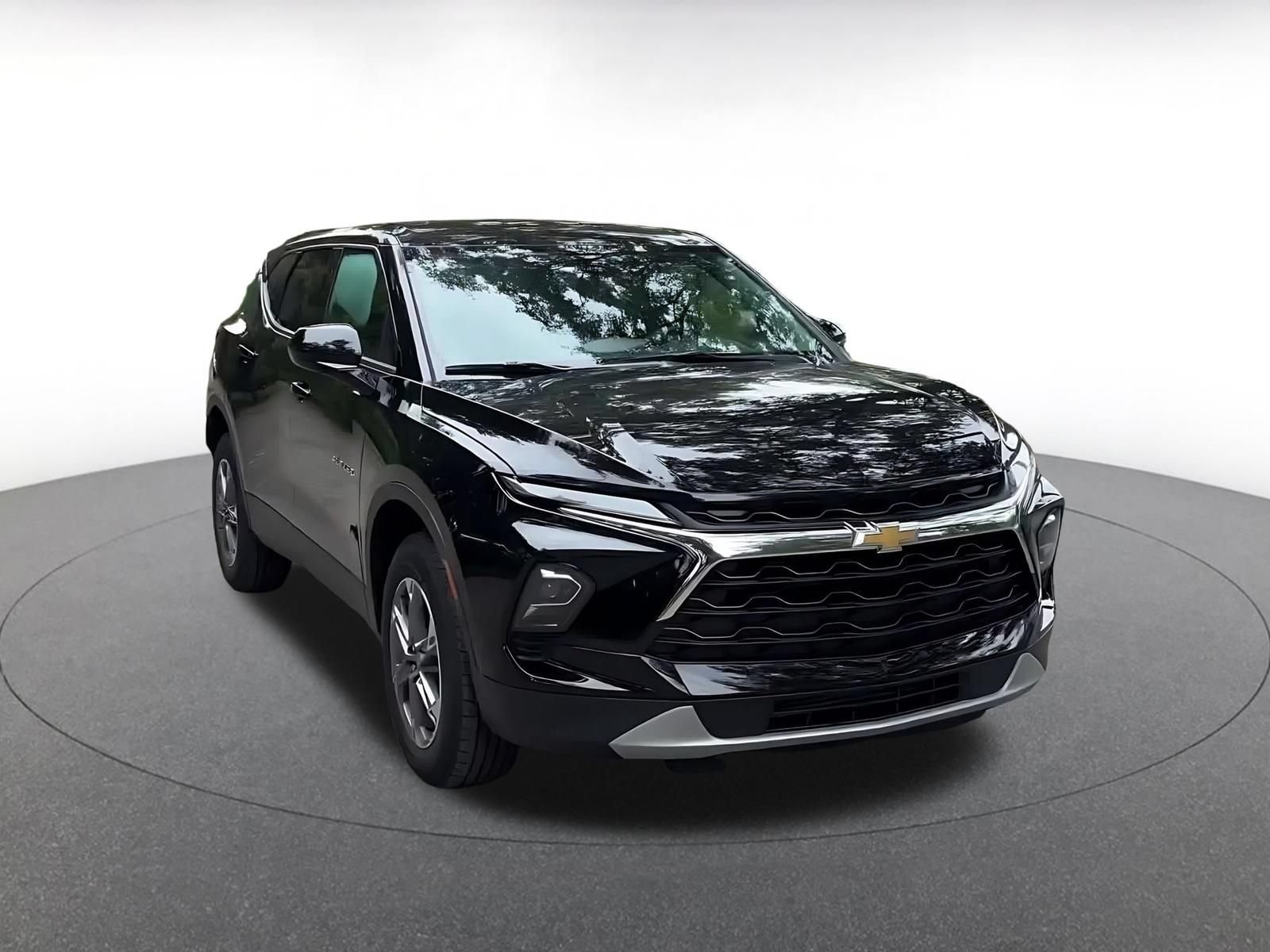 Thumbnail: 2026 Chevrolet Blazer - 3