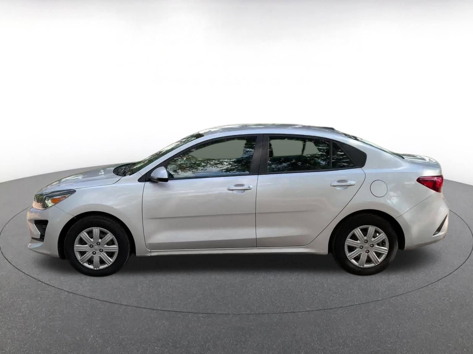 Thumbnail: 2023 Kia Rio - 8