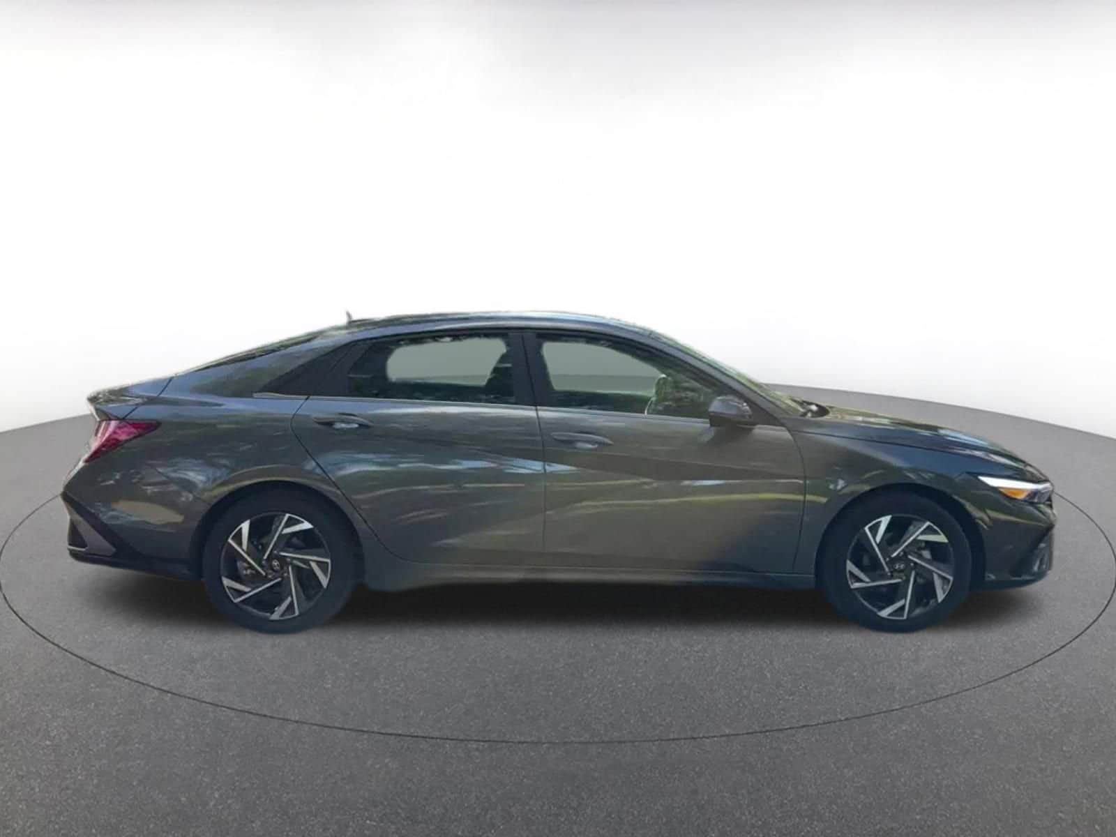 Thumbnail: 2025 Hyundai Elantra - 16