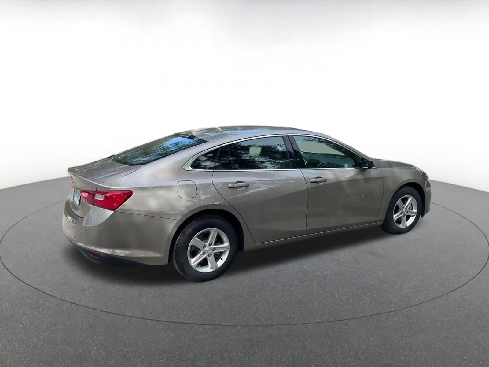 Thumbnail: 2024 Chevrolet Malibu - 15