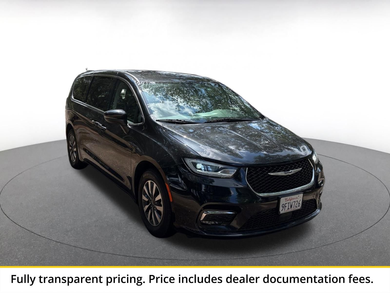 Thumbnail: 2023 Chrysler Pacifica - 1
