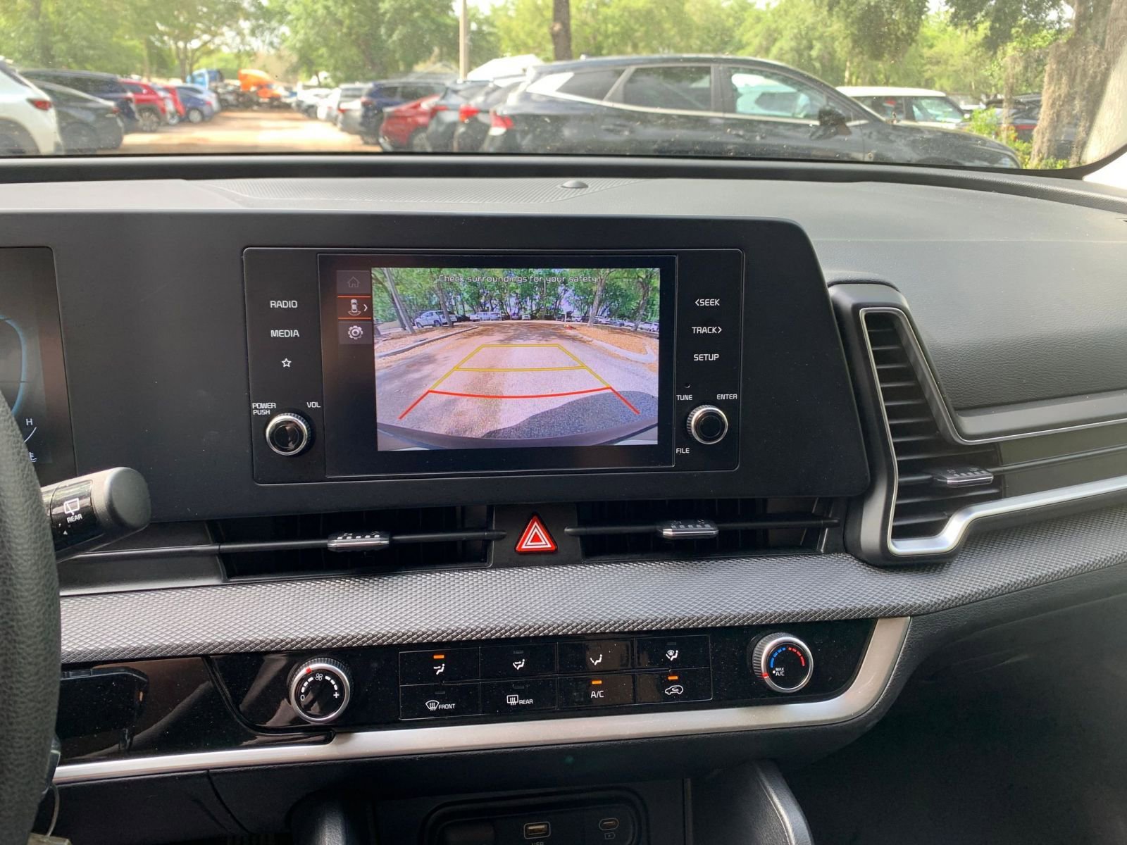 Thumbnail: 2025 Kia Sportage - 17