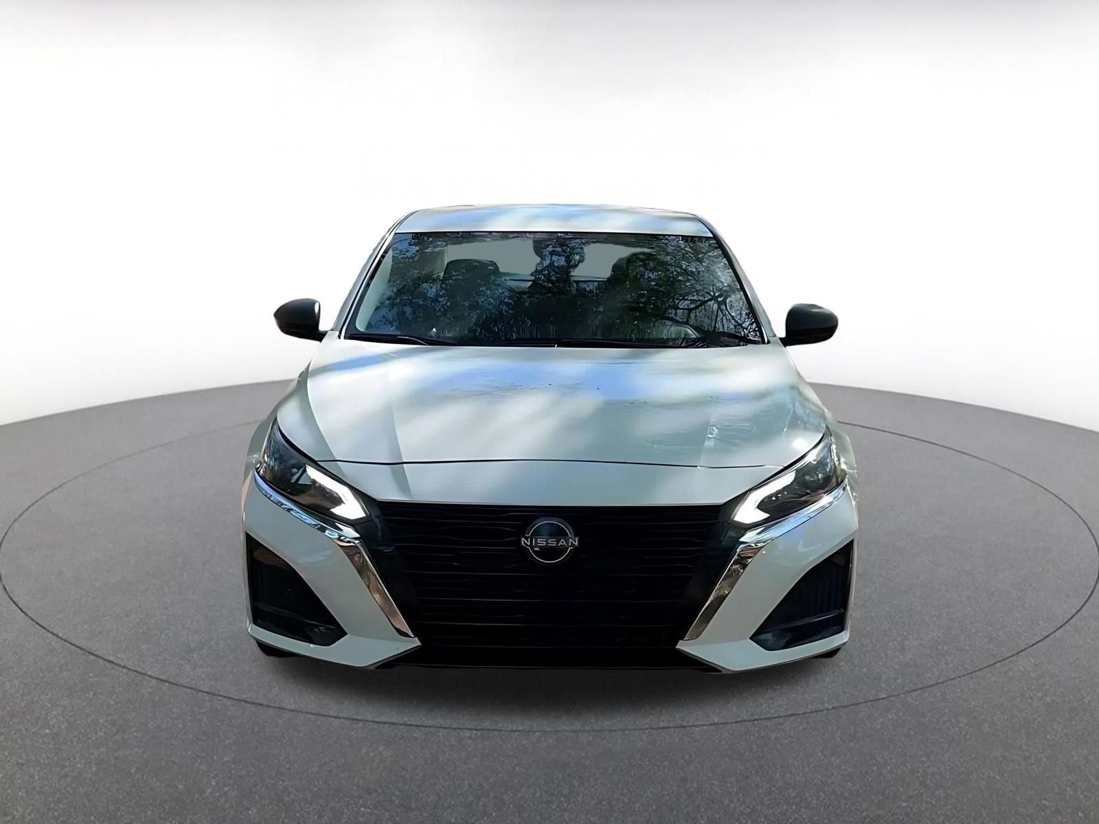 Thumbnail: 2025 Nissan Altima - 4