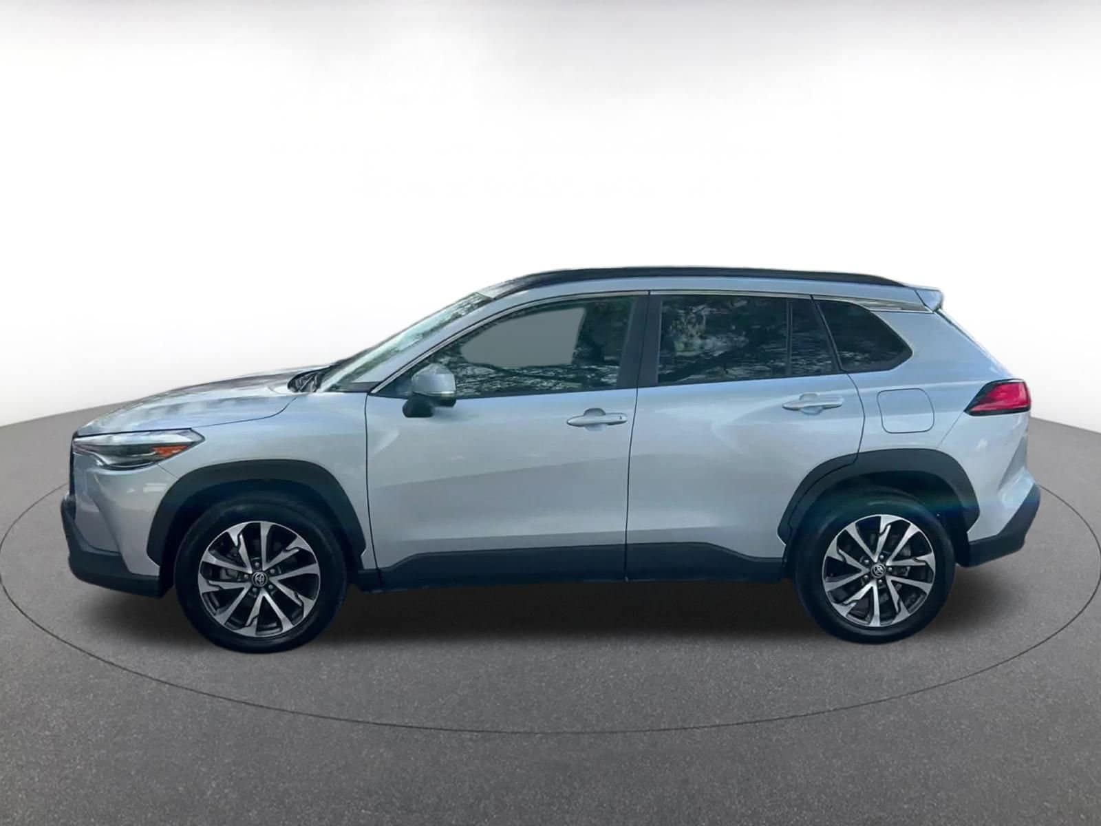Thumbnail: 2022 Toyota Corolla Cross - 9