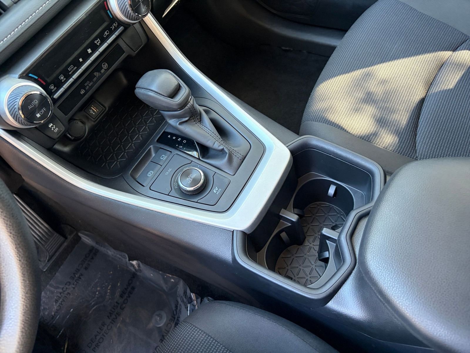 Thumbnail: 2025 Toyota RAV4 - 35