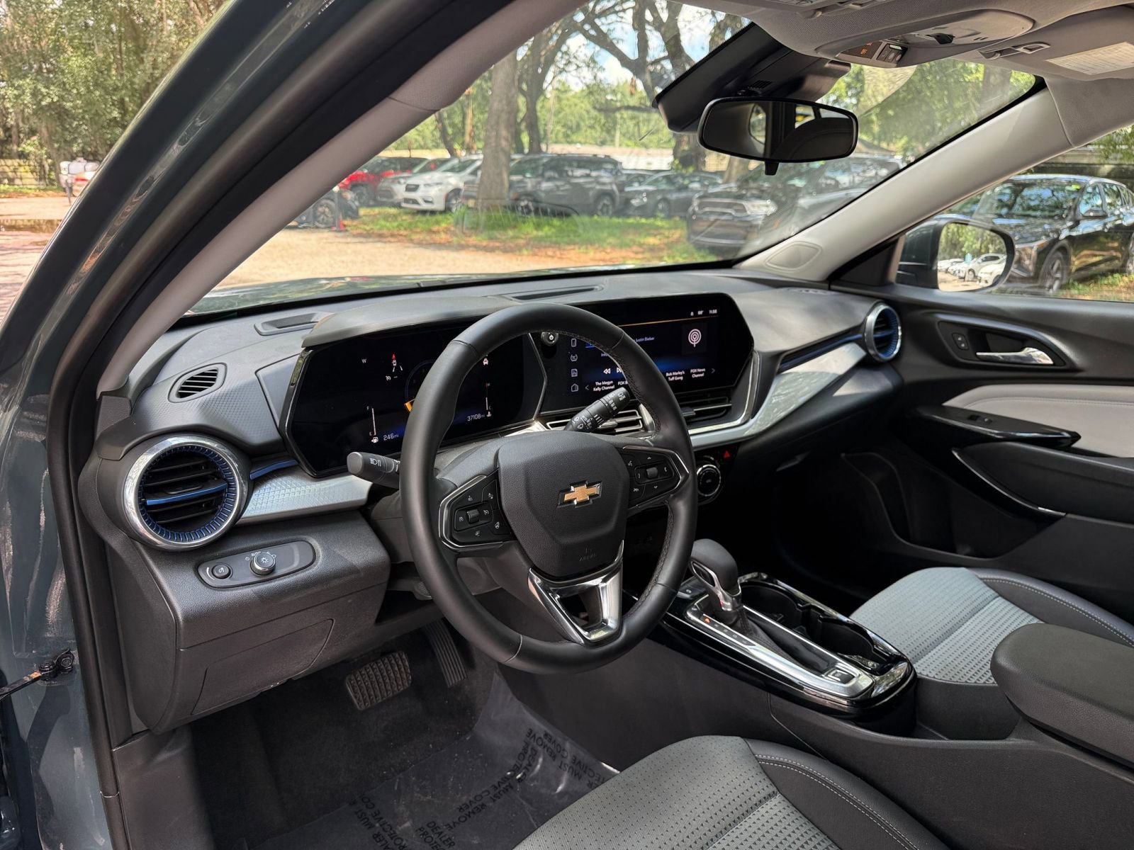 Thumbnail: 2025 Chevrolet Trax - 31