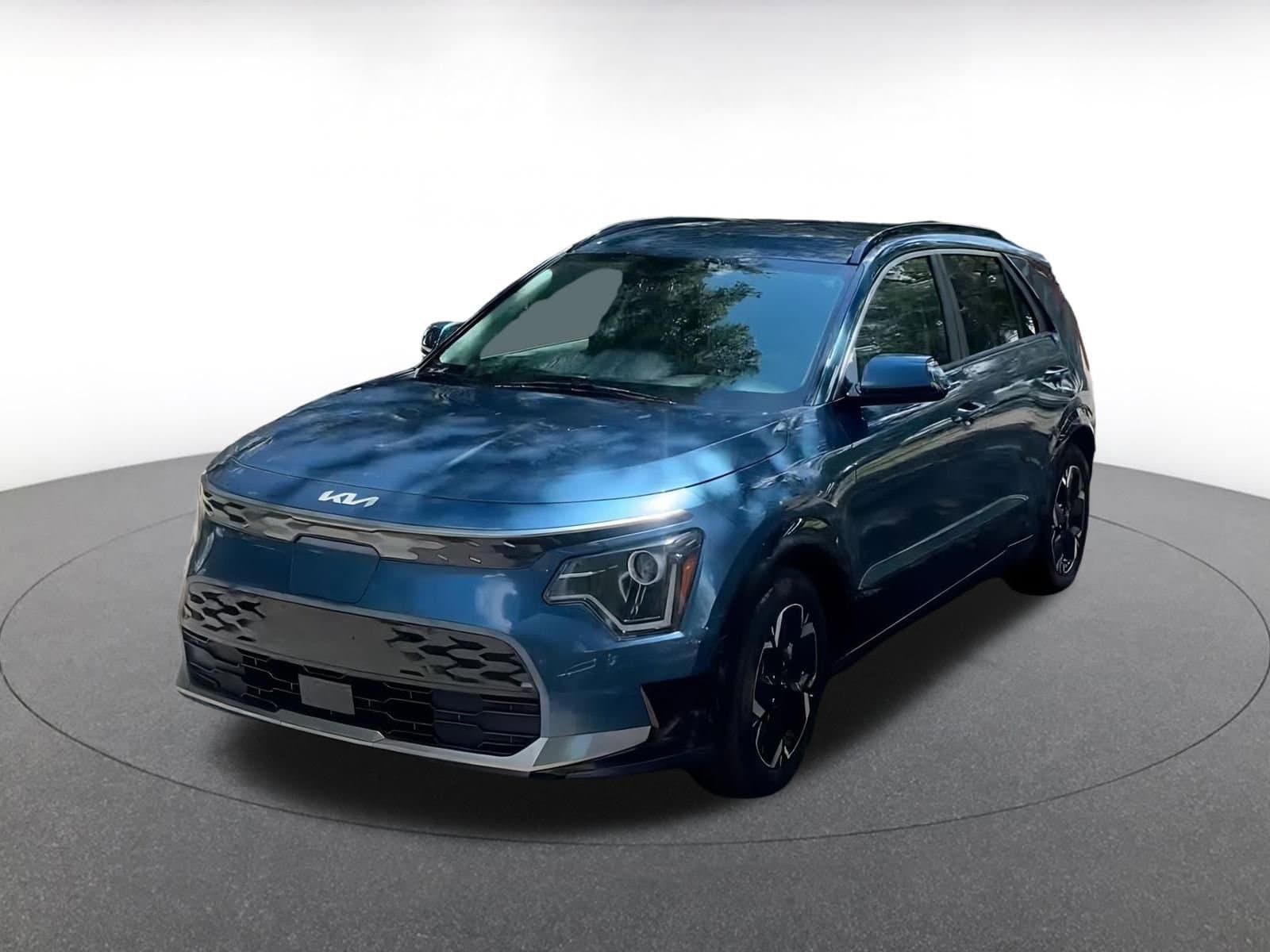 Thumbnail: 2023 Kia Niro - 7