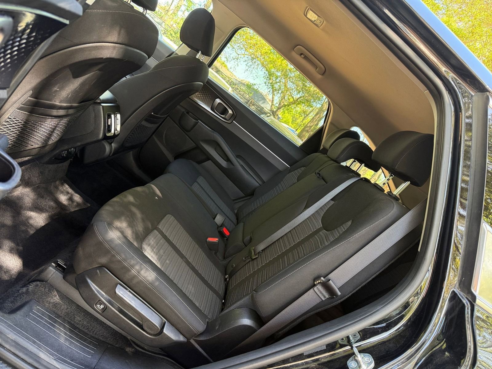 Thumbnail: 2023 Kia Sorento - 22