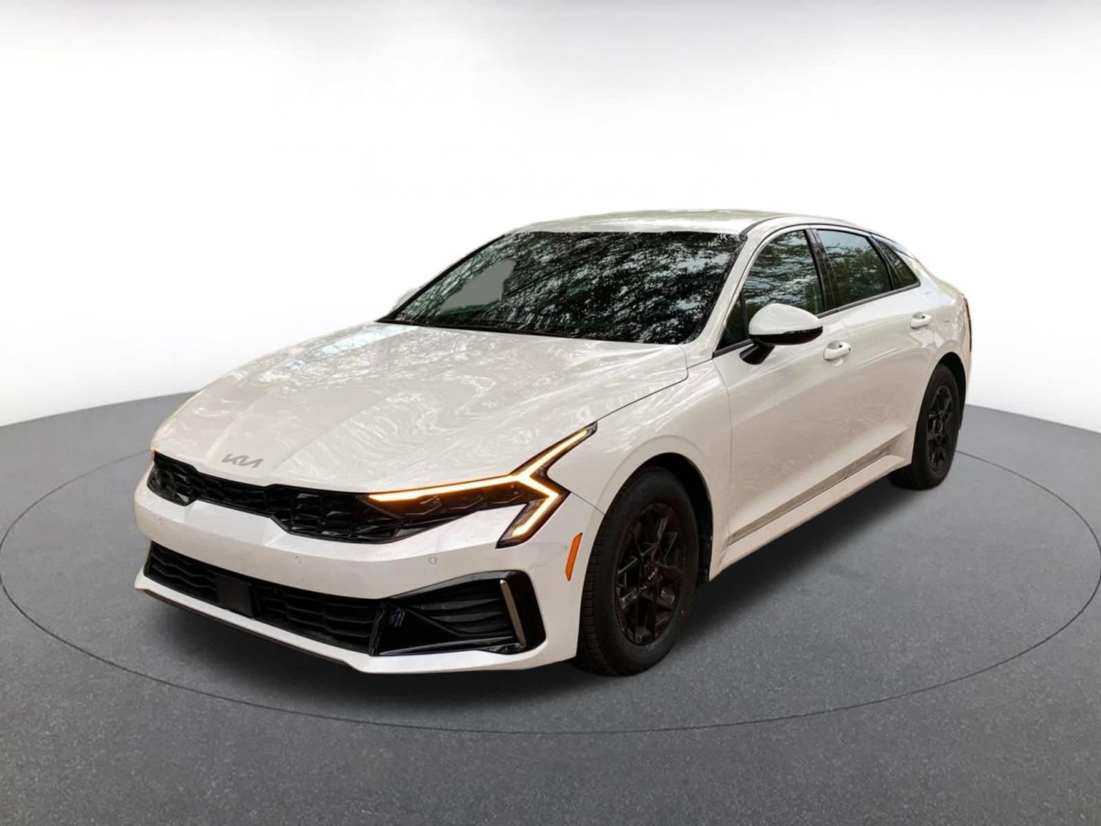 Thumbnail: 2025 Kia K5 - 3