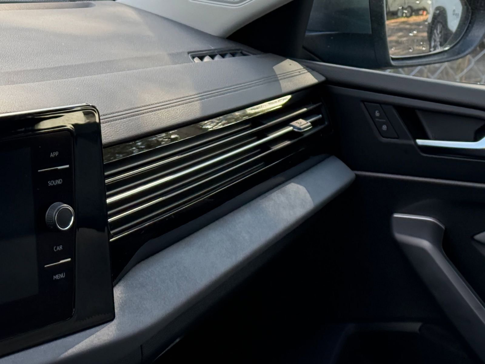 Thumbnail: 2025 Volkswagen Jetta - 29