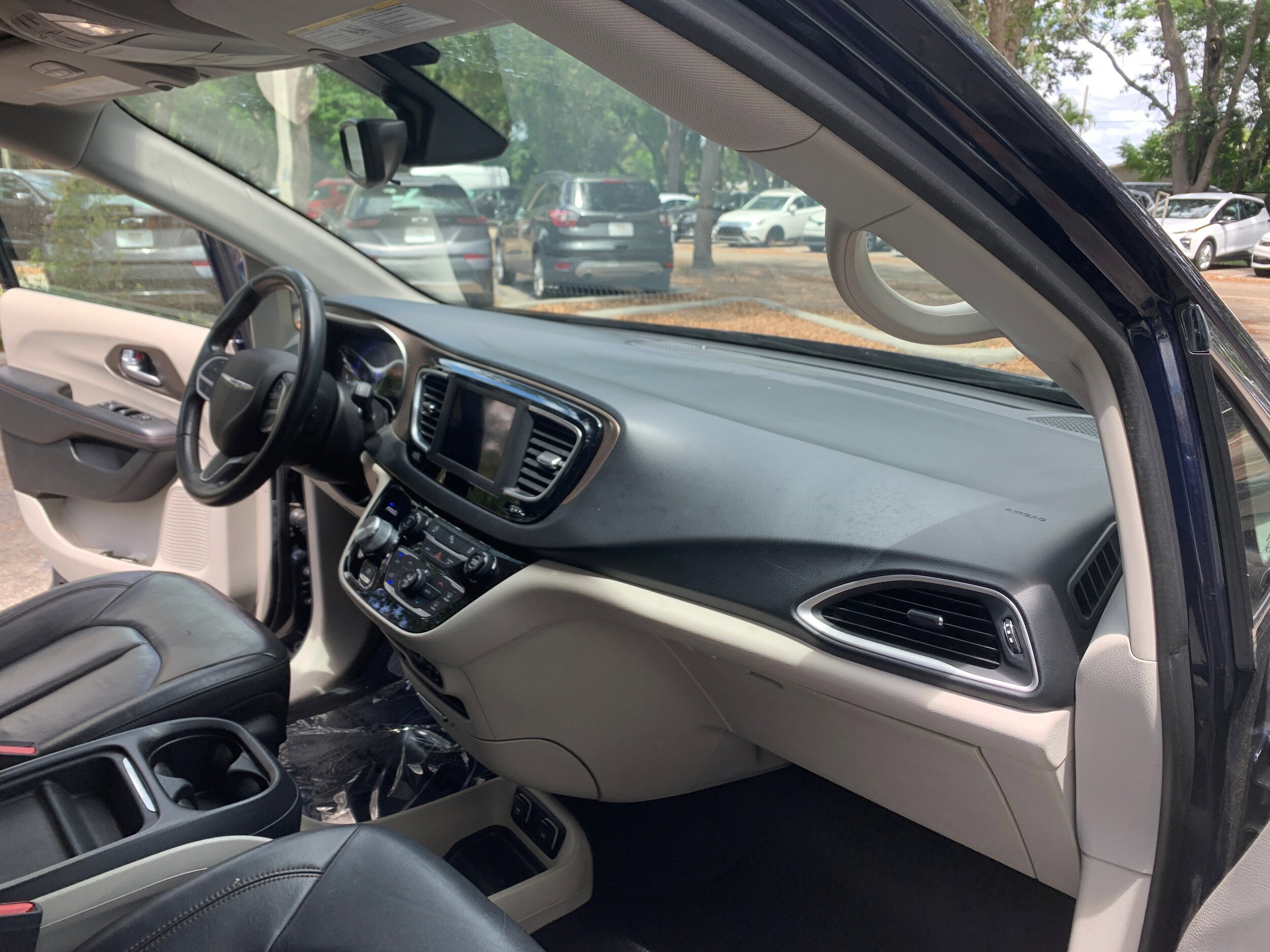 2018 Chrysler Pacifica Touring 29