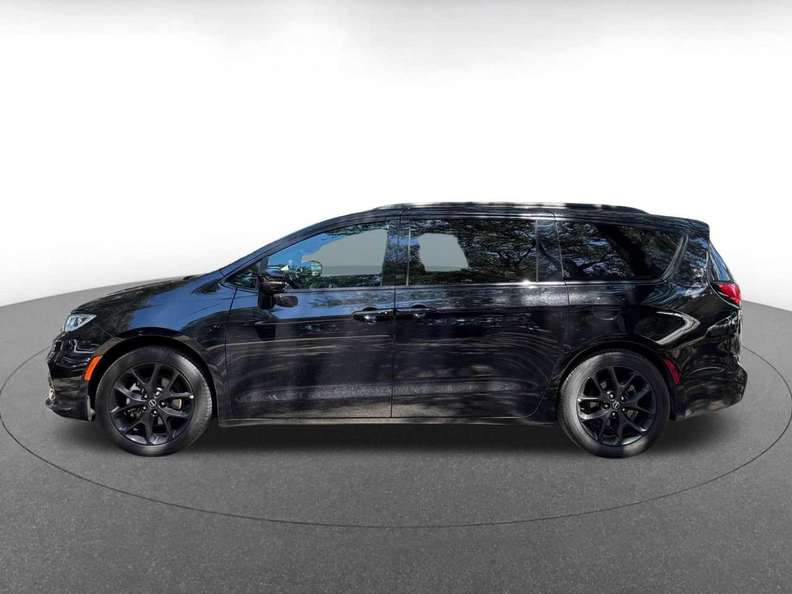 Thumbnail: 2025 Chrysler Pacifica - 4