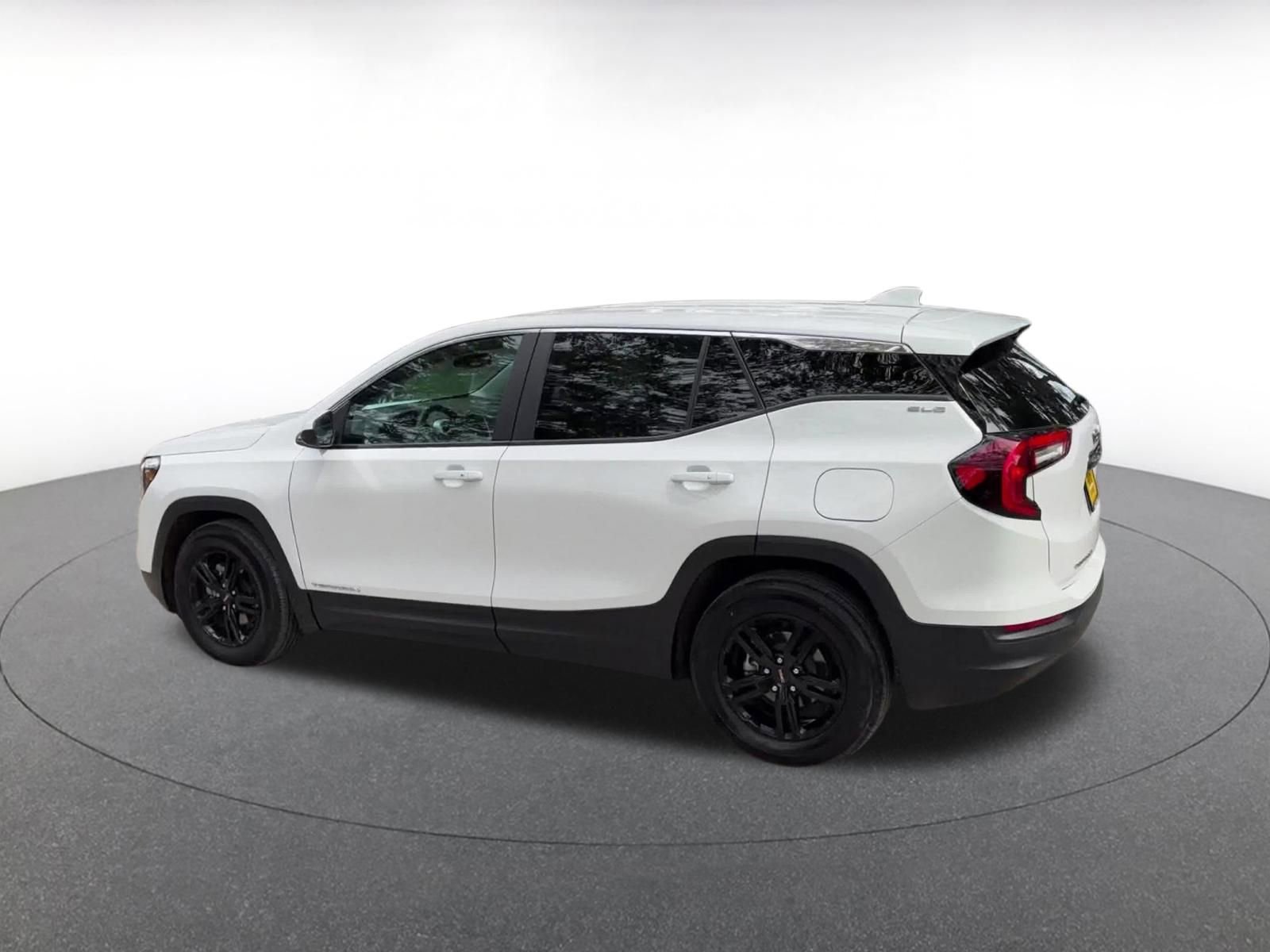 Thumbnail: 2024 GMC Terrain - 10