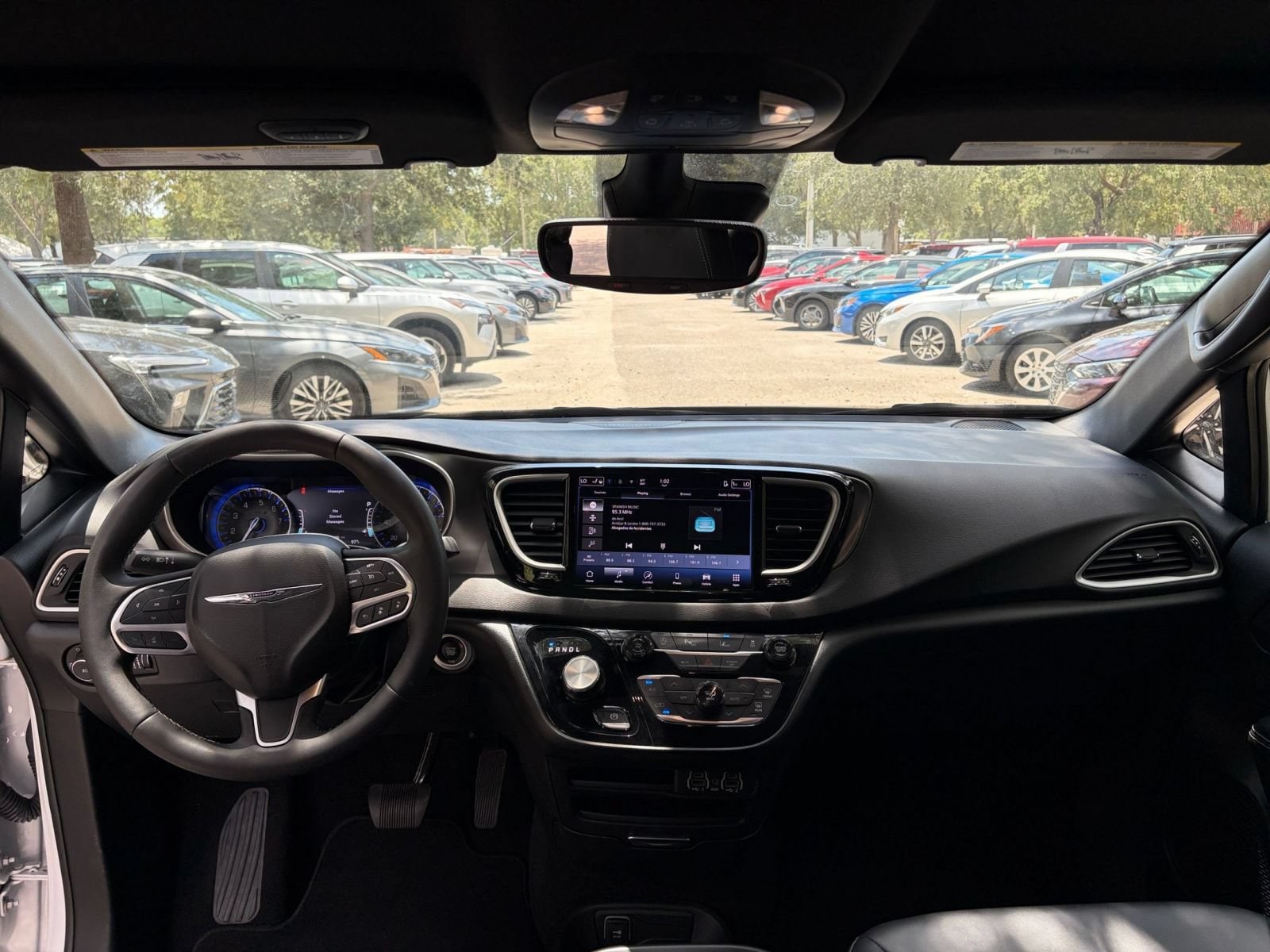 Thumbnail: 2025 Chrysler Pacifica - 31