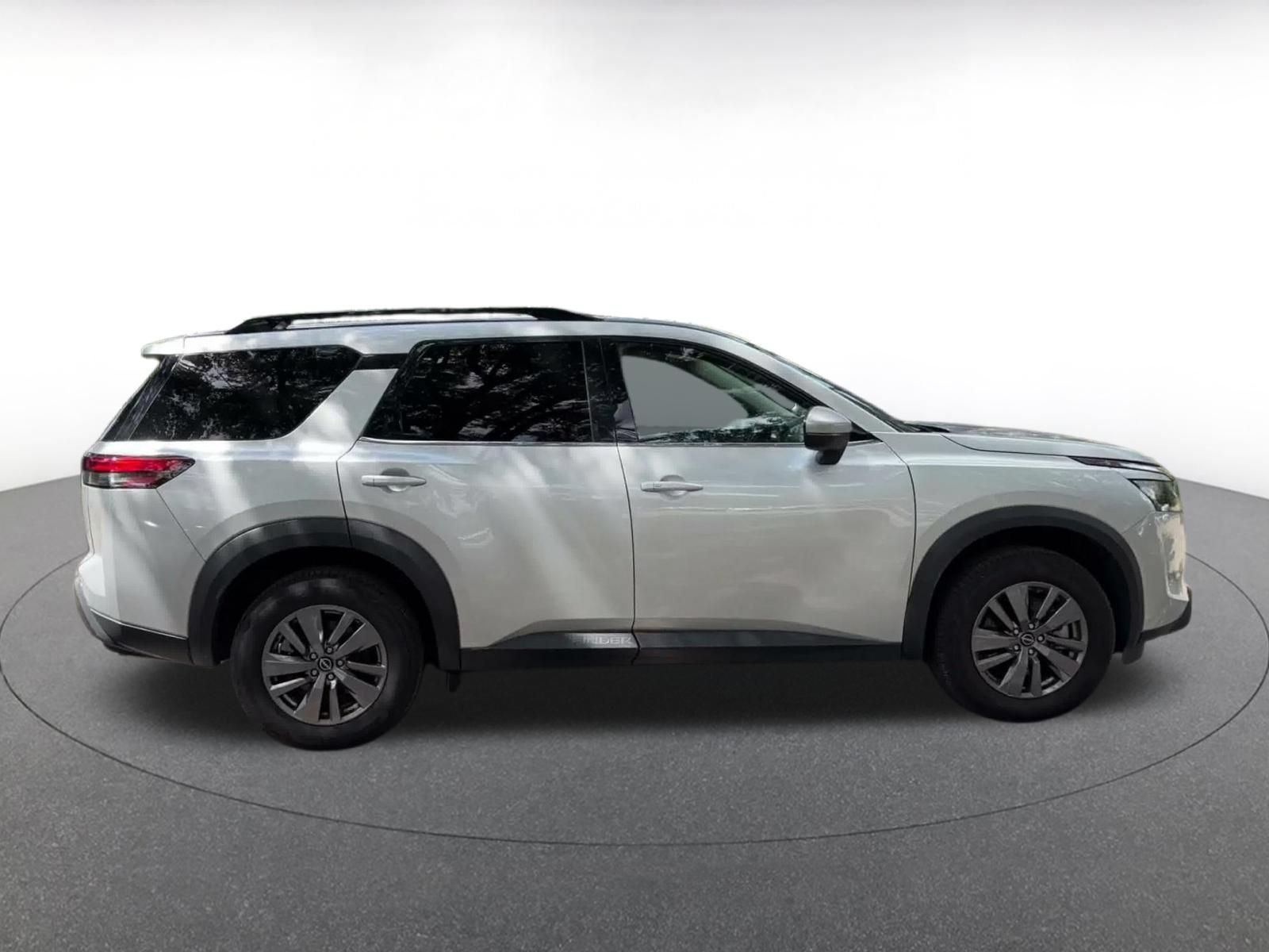 Thumbnail: 2025 Nissan Pathfinder - 16