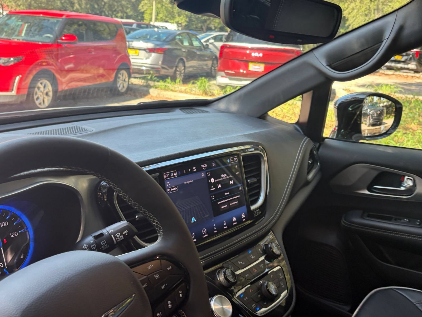 Thumbnail: 2025 Chrysler Pacifica - 35