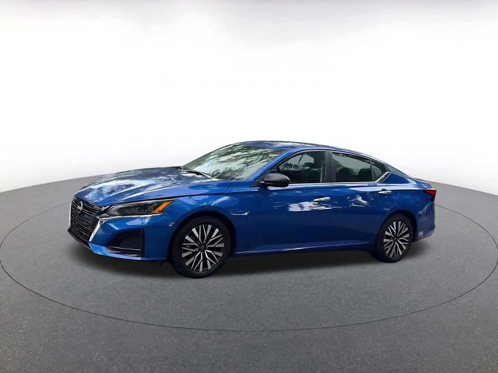 Thumbnail: 2025 Nissan Altima - 8