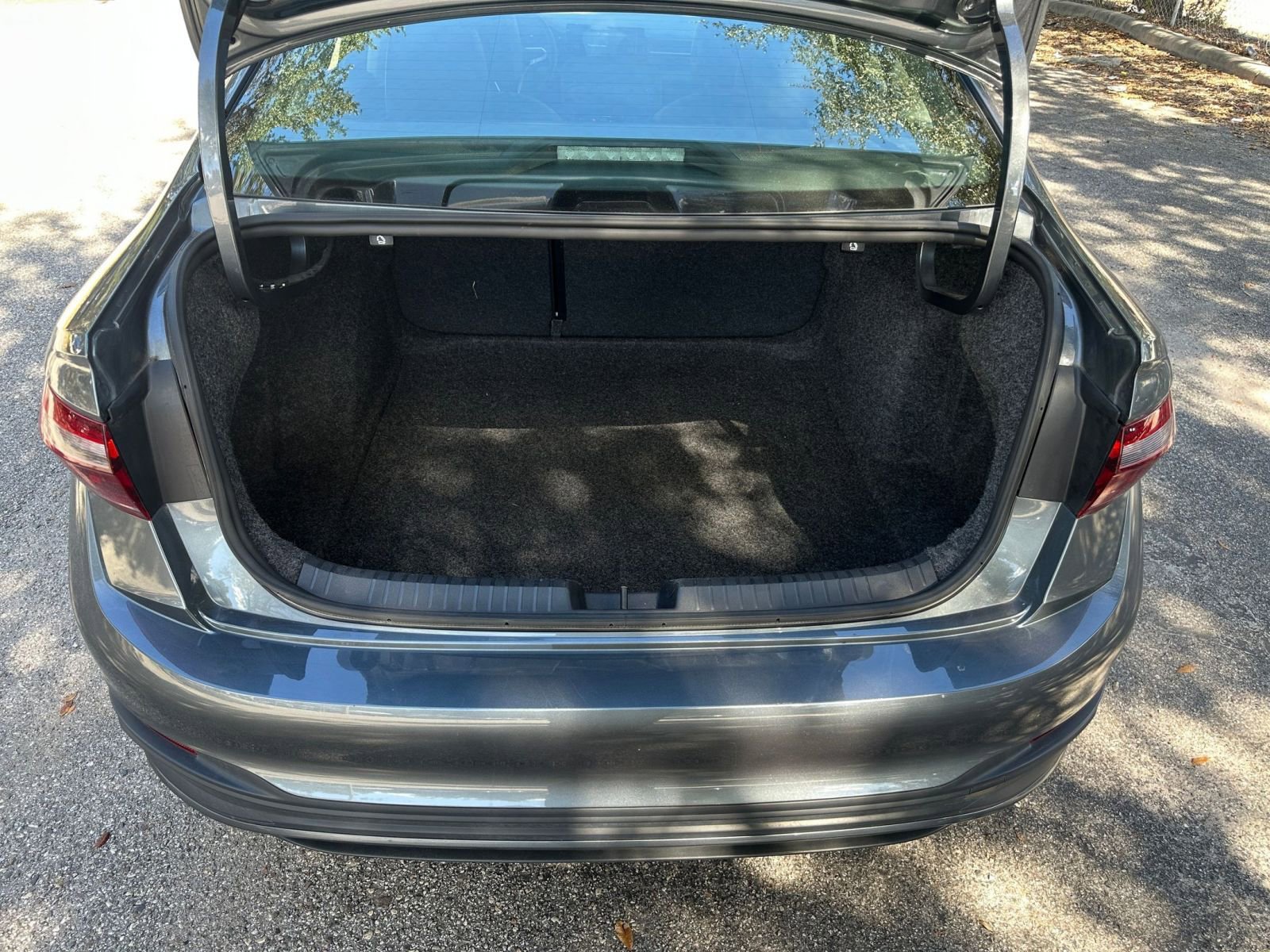 Thumbnail: 2025 Volkswagen Jetta - 24