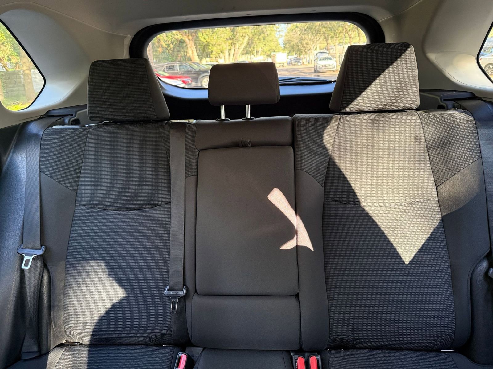 Thumbnail: 2025 Toyota RAV4 - 32