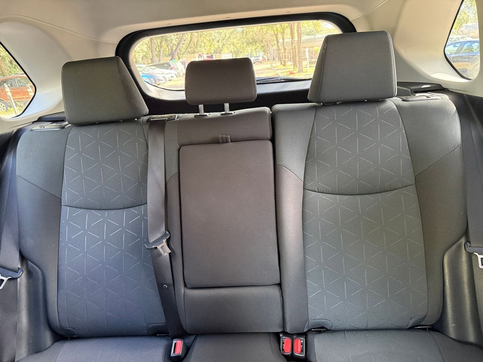 Thumbnail: 2025 Toyota RAV4 - 32