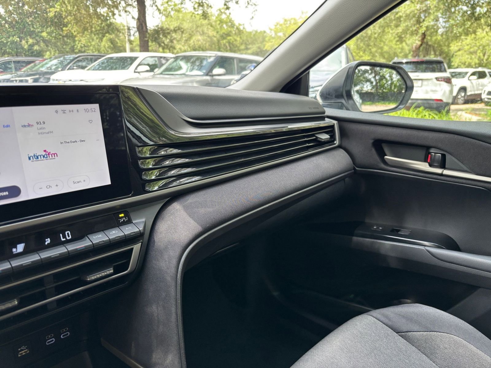 Thumbnail: 2025 Toyota Camry - 33