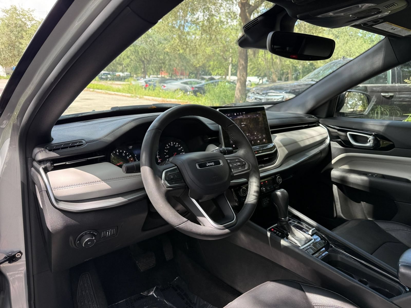 Thumbnail: 2025 Jeep Compass - 32
