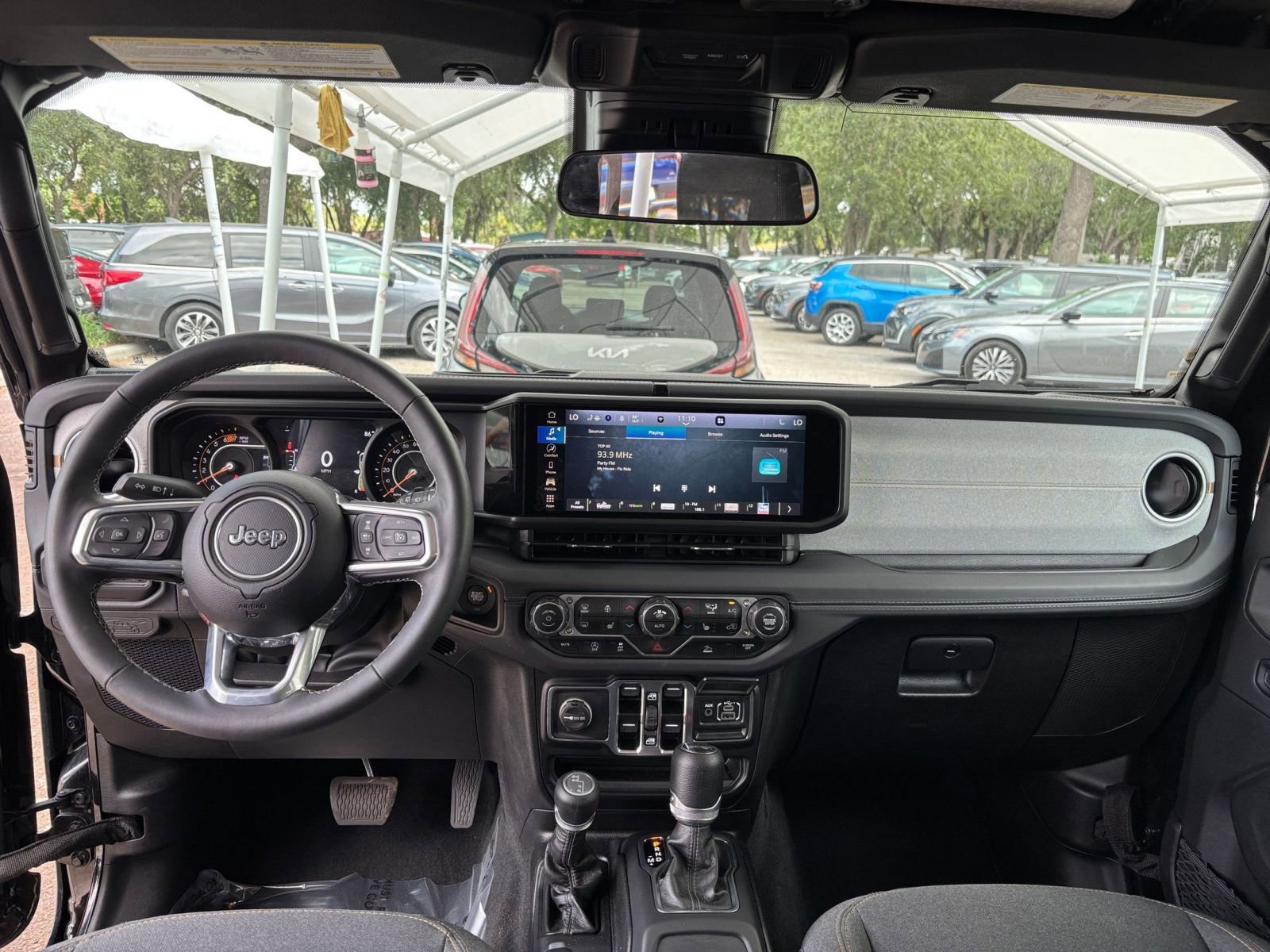 Thumbnail: 2025 Jeep Wrangler - 32