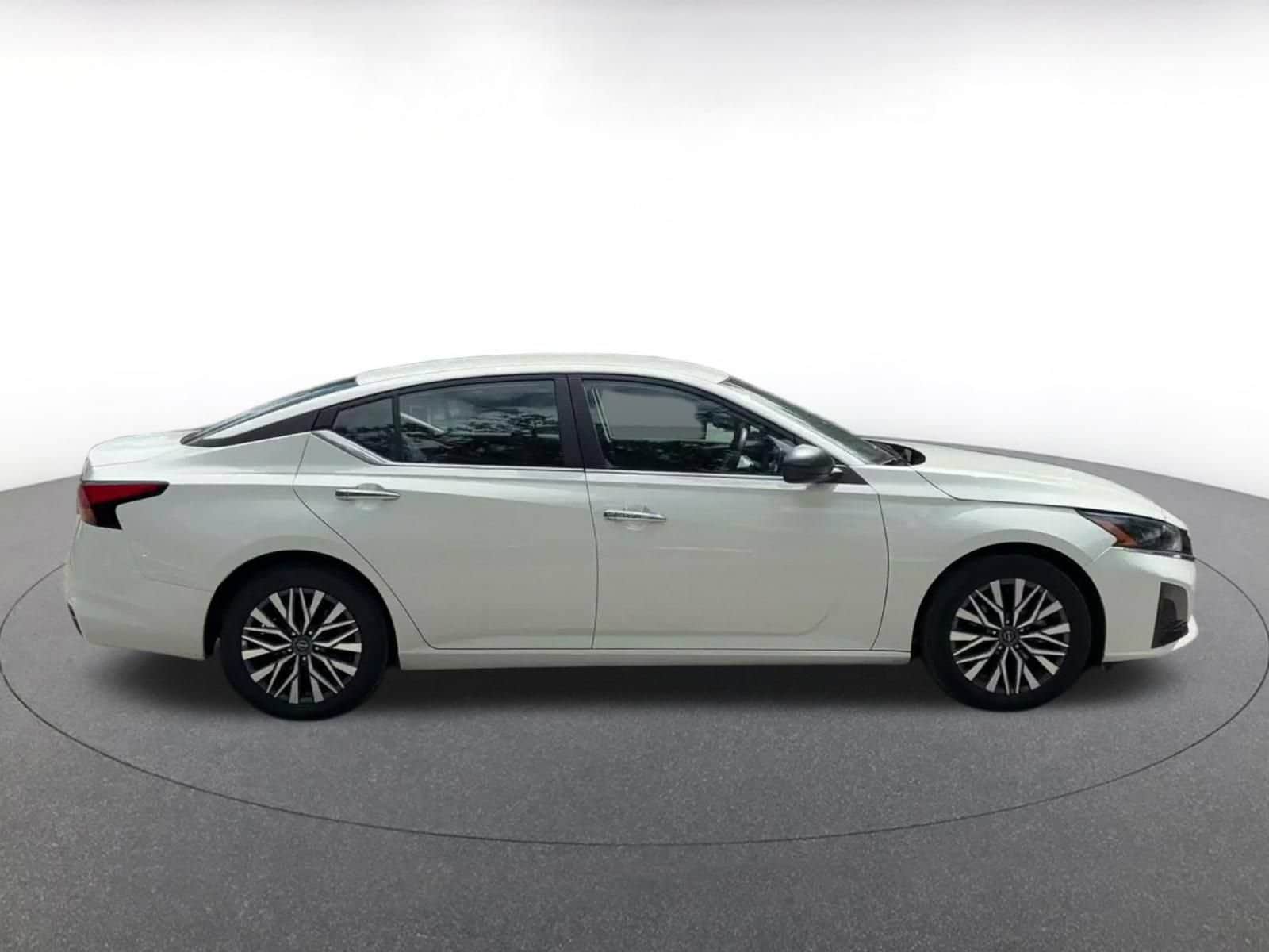 Thumbnail: 2025 Nissan Altima - 15