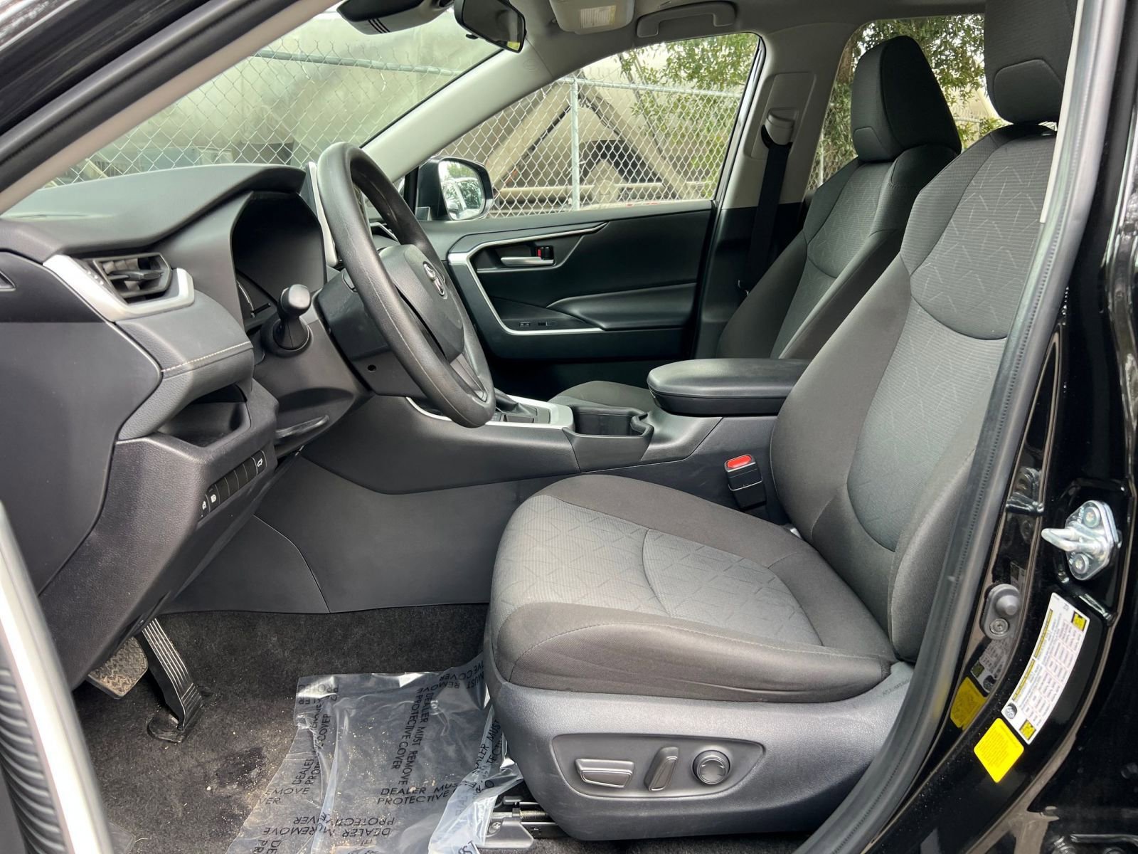 Thumbnail: 2025 Toyota RAV4 - 21