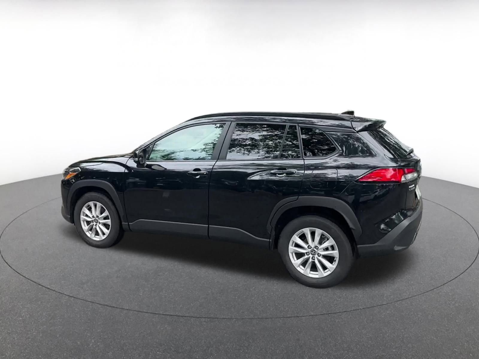 Thumbnail: 2025 Toyota Corolla Cross - 10