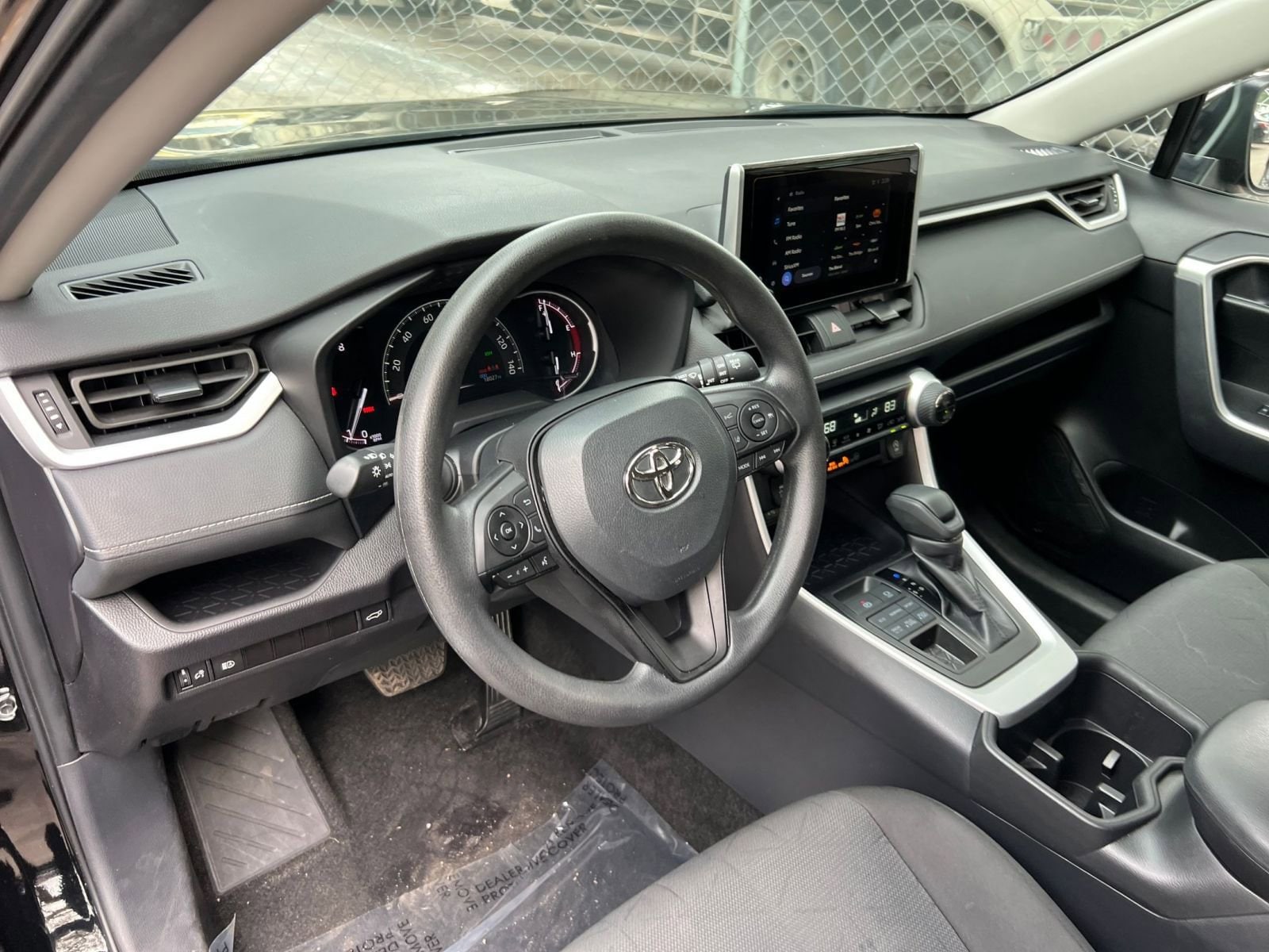 Thumbnail: 2025 Toyota RAV4 - 28